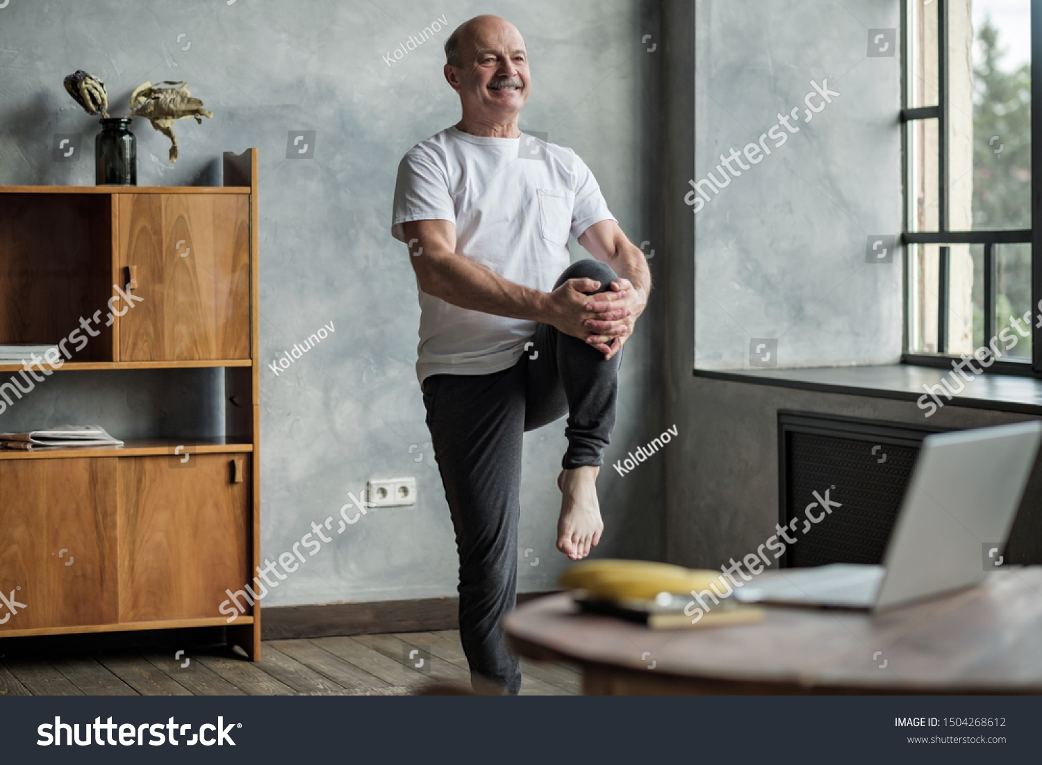 30,138 Balancing On One Leg Images, Stock Photos & Vectors | Shutterstock