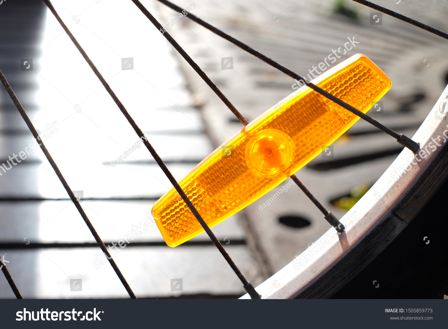 cycle tyre reflector