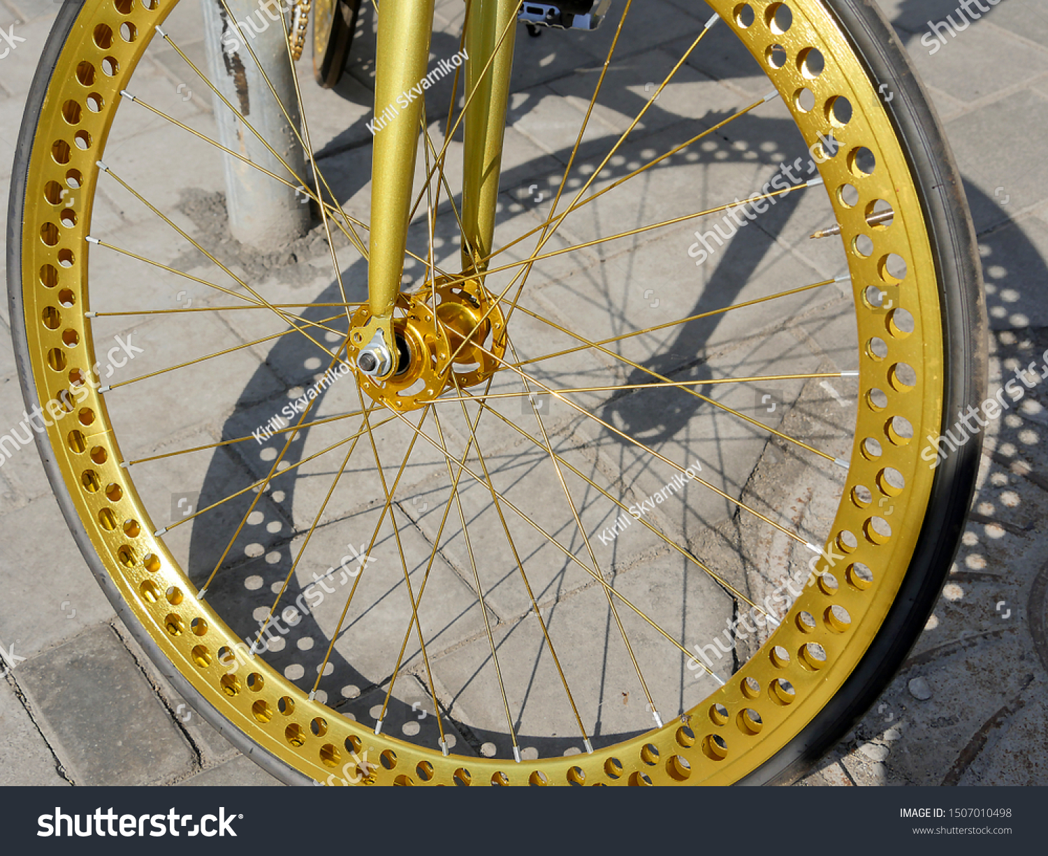 golden spoke bicycle