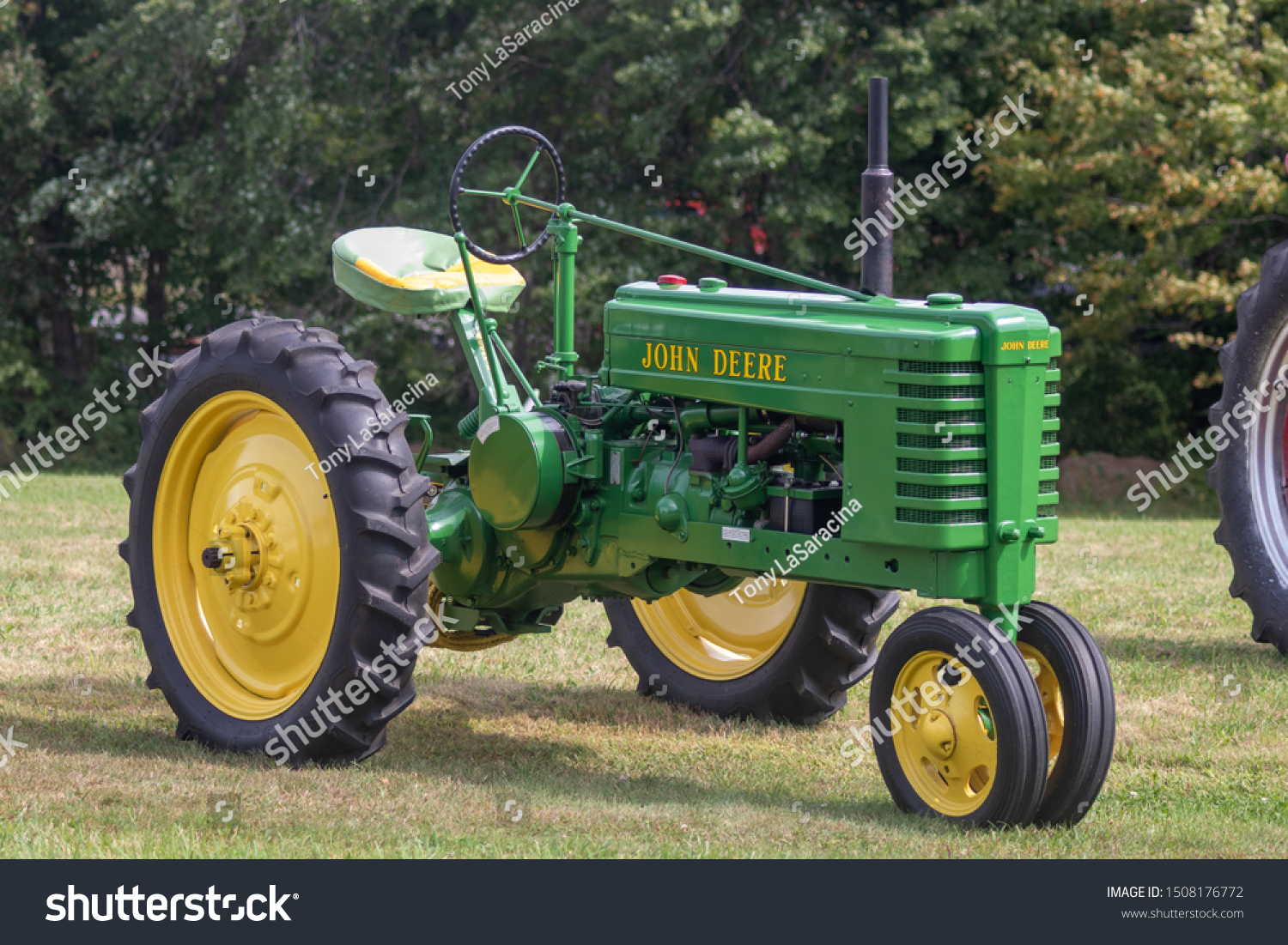 589 Old John Deere Tractor Images Stock Photos And Vectors Shutterstock