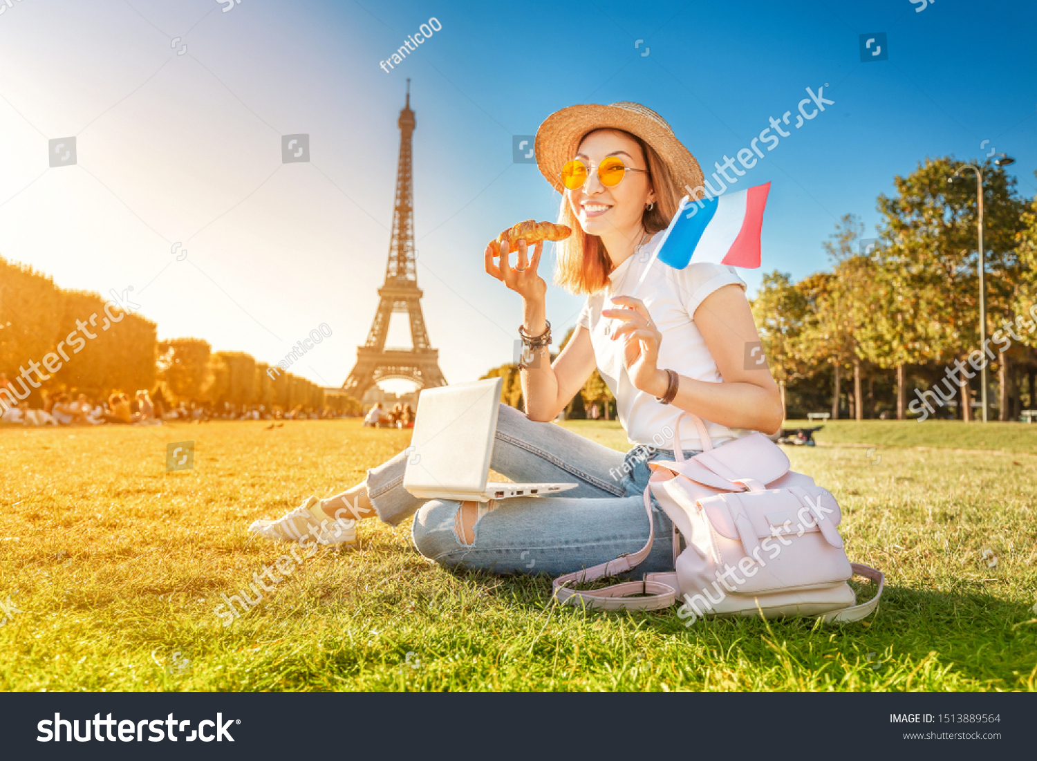 Наблюдать французский. Туристы во Франции. Интернет во Франции. Франция люди. Фотосессия во французском стиле.