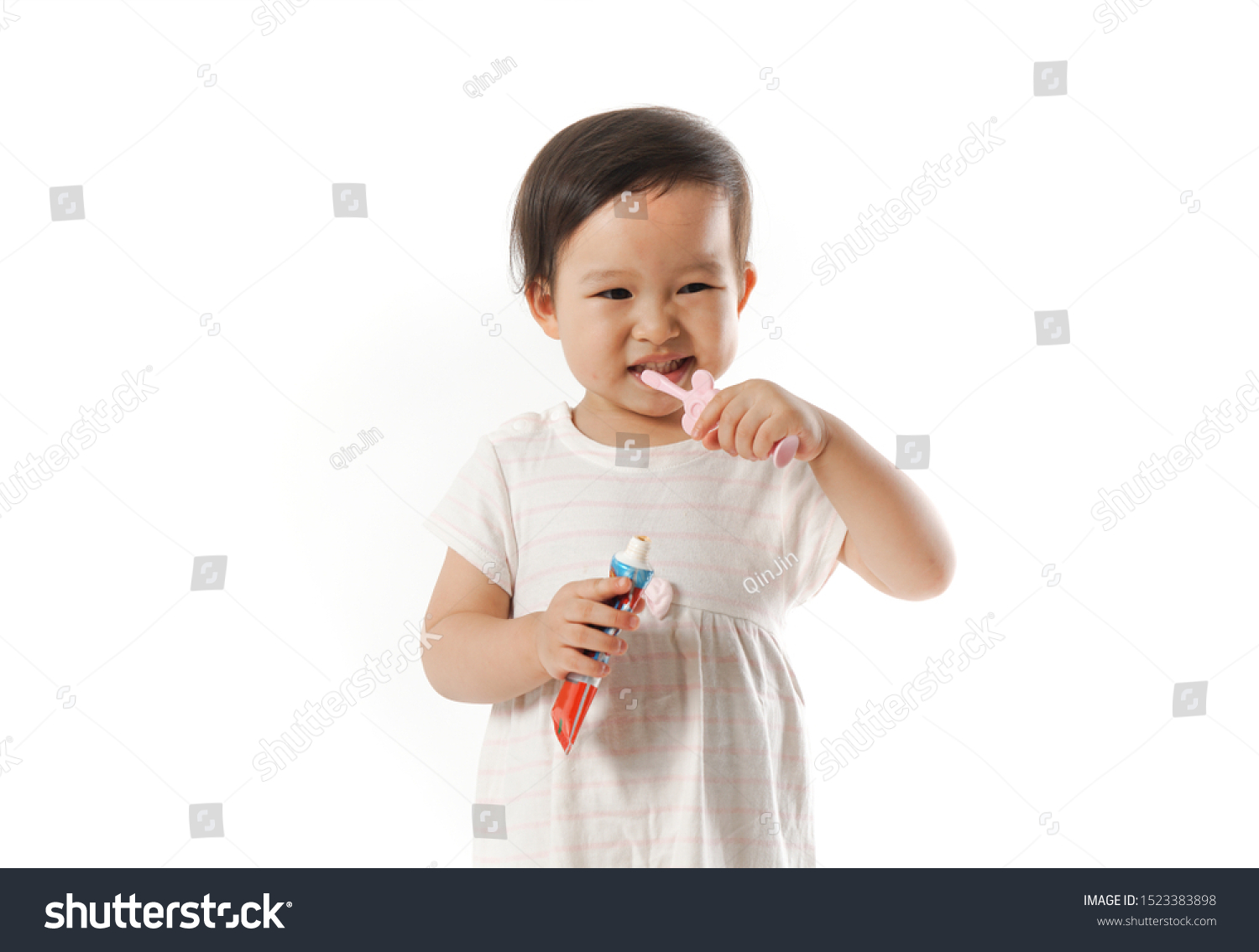 Children Brushing Their Teeth White Background Stock Photo 1523383898 ...