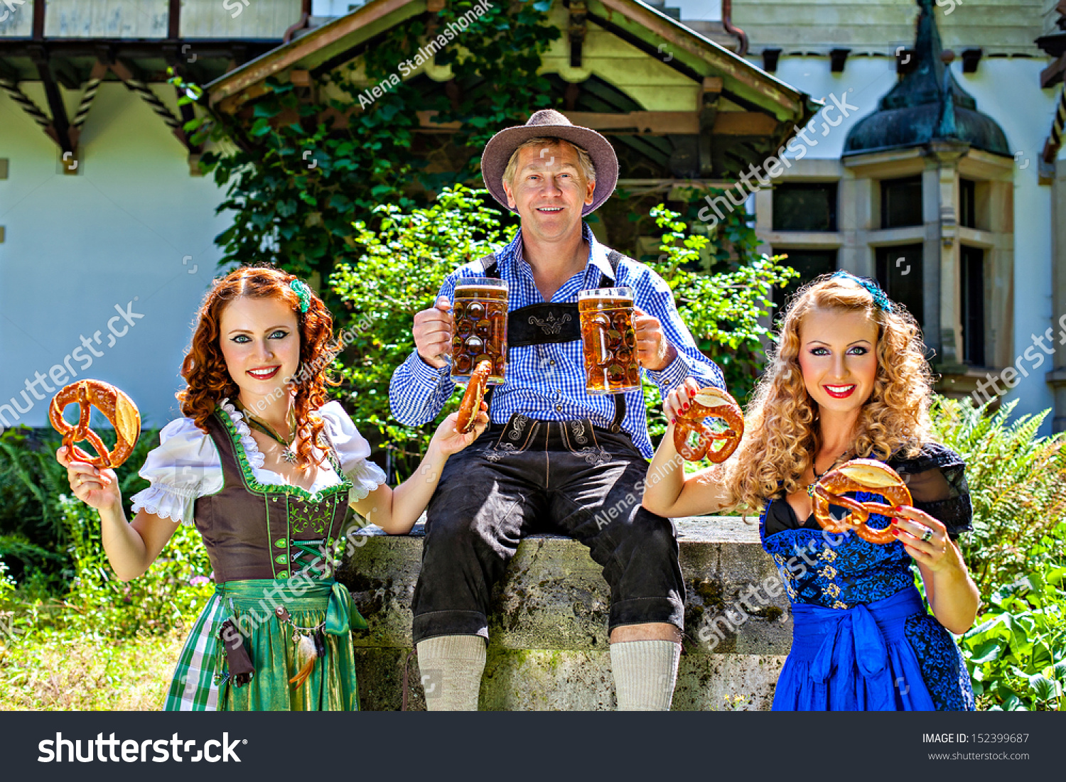 Group Men Women Traditional German Tracht Stock Photo 152399687 ...