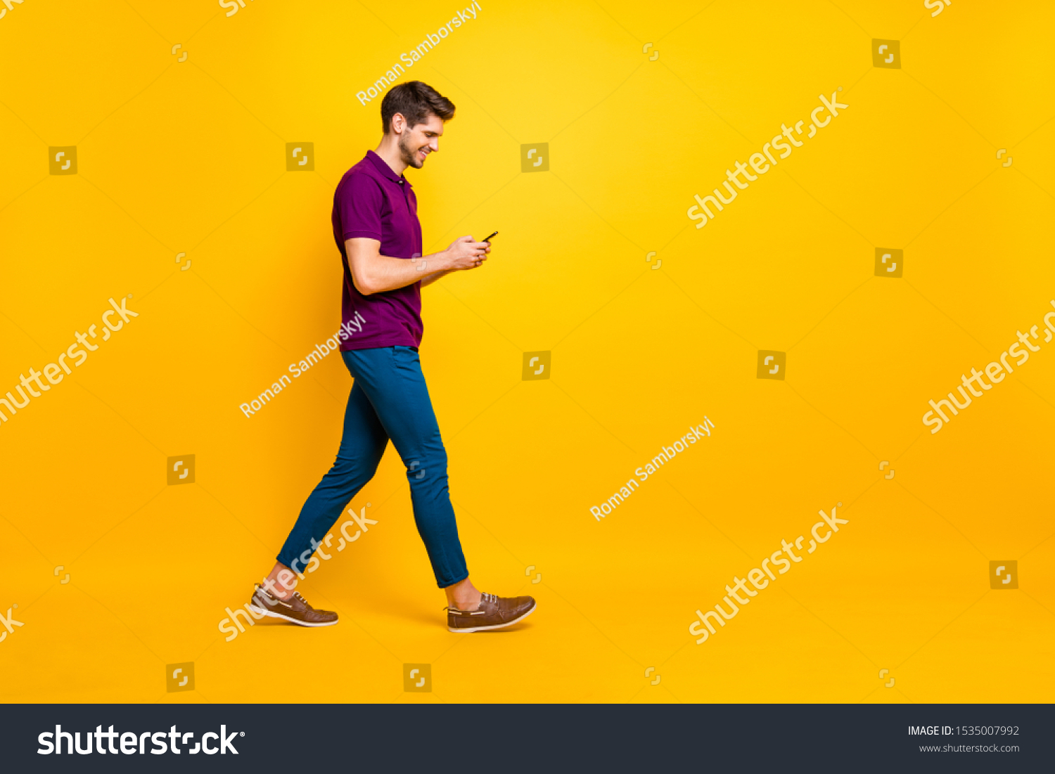 7,300 Man Using Phone Side View Images, Stock Photos & Vectors ...