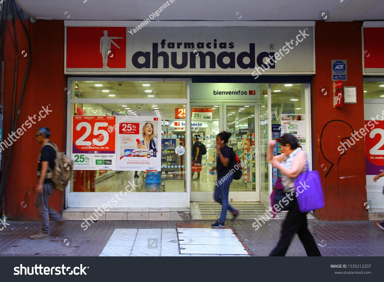 4 Farmacia Cliente Images, Stock Photos & Vectors | Shutterstock