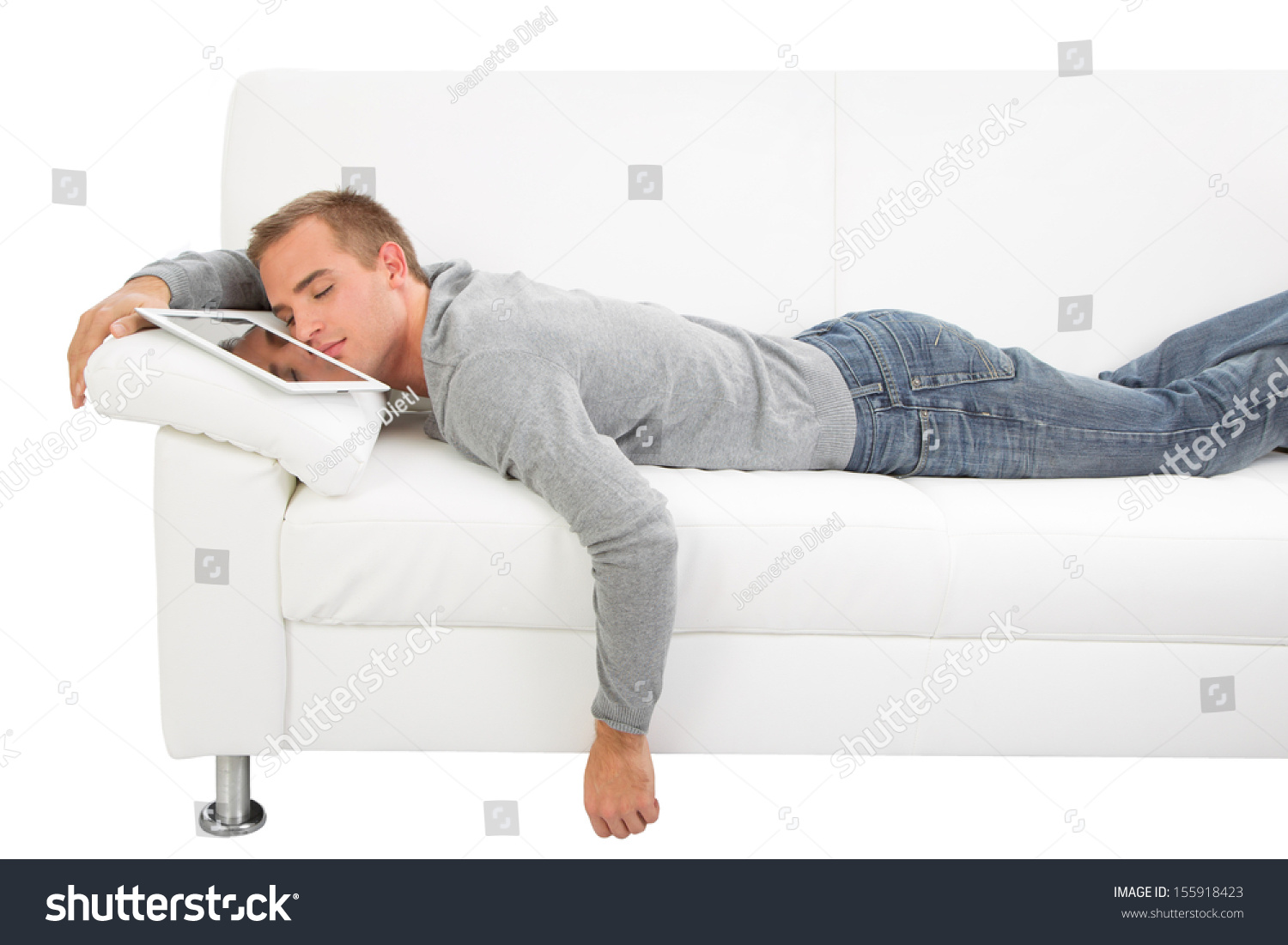 человек умер на диване