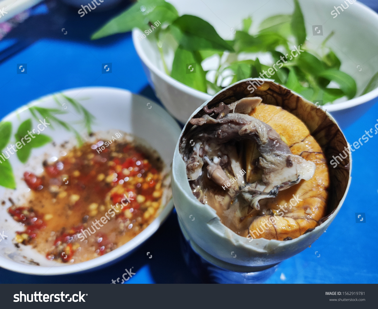 Hot Vit Lon Trung Vit Lon Stock Photo 1562919781 Shutterstock.