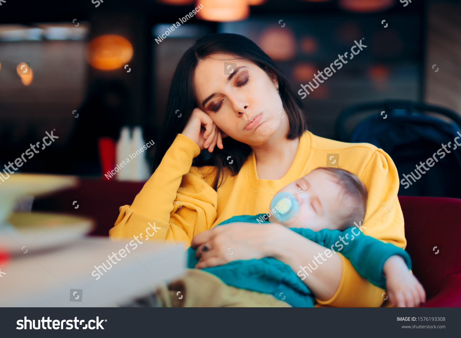 24-440-new-parents-sleep-images-stock-photos-vectors-shutterstock