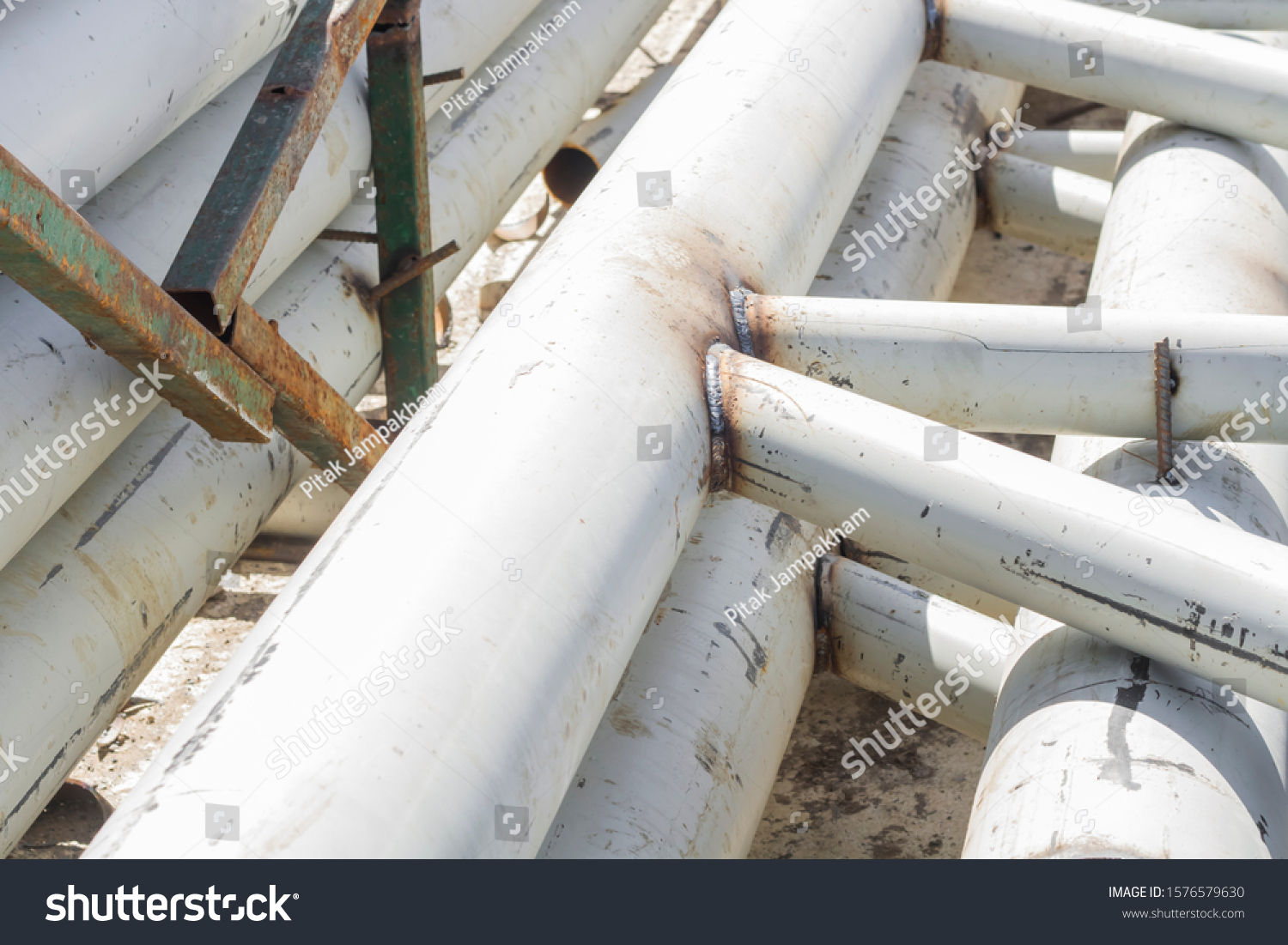 Closeup Welding Joint Steel Truss Roof Stock Photo 1576579630 ...