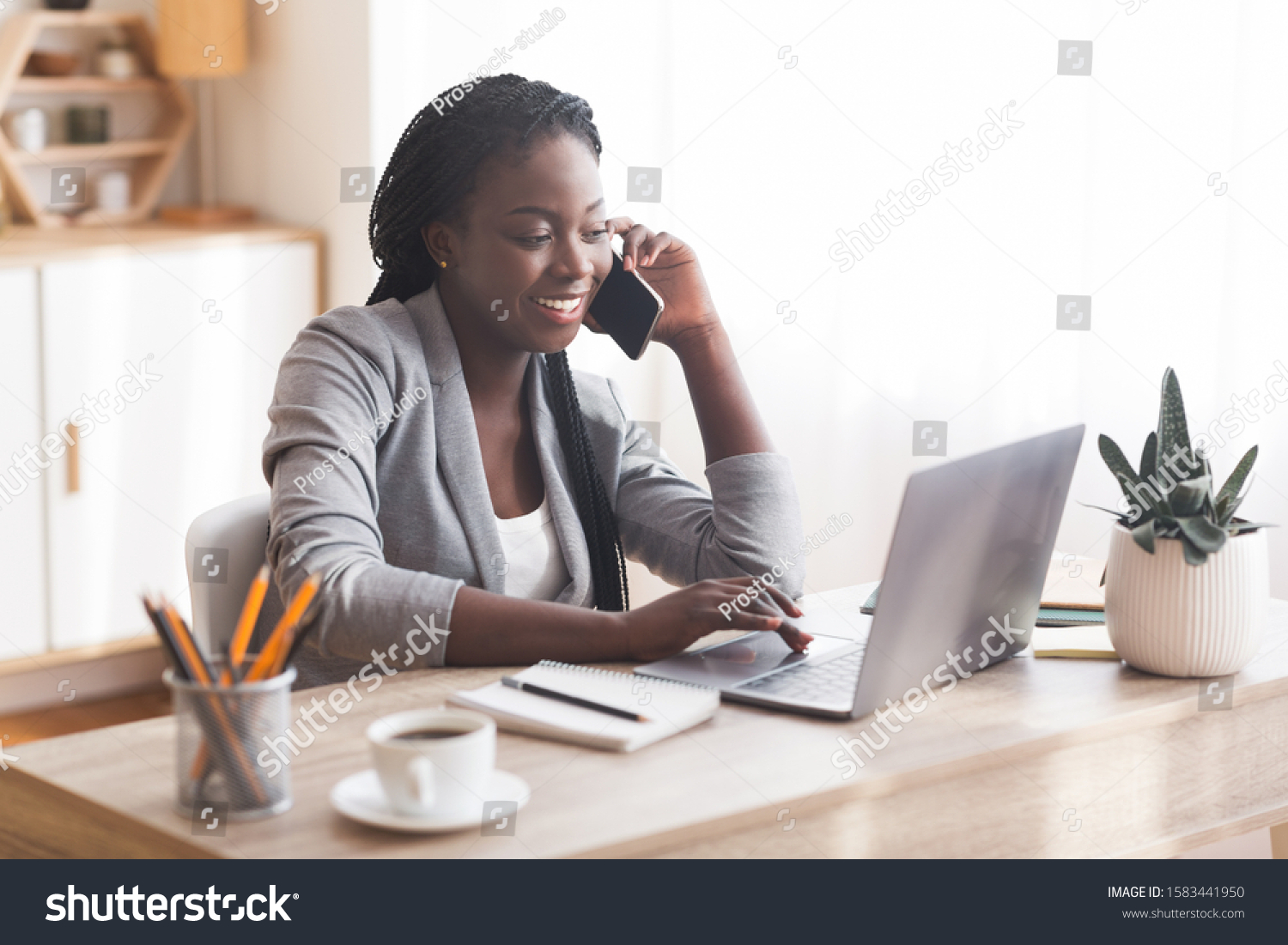 89,729 African american woman with laptop Images, Stock Photos ...