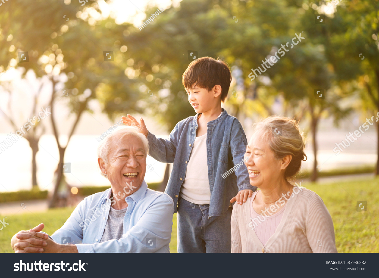 2 599 Afbeeldingen Voor Korean Elderly Couple Afbeeldingen Stockfoto‘s En Vectoren Shutterstock