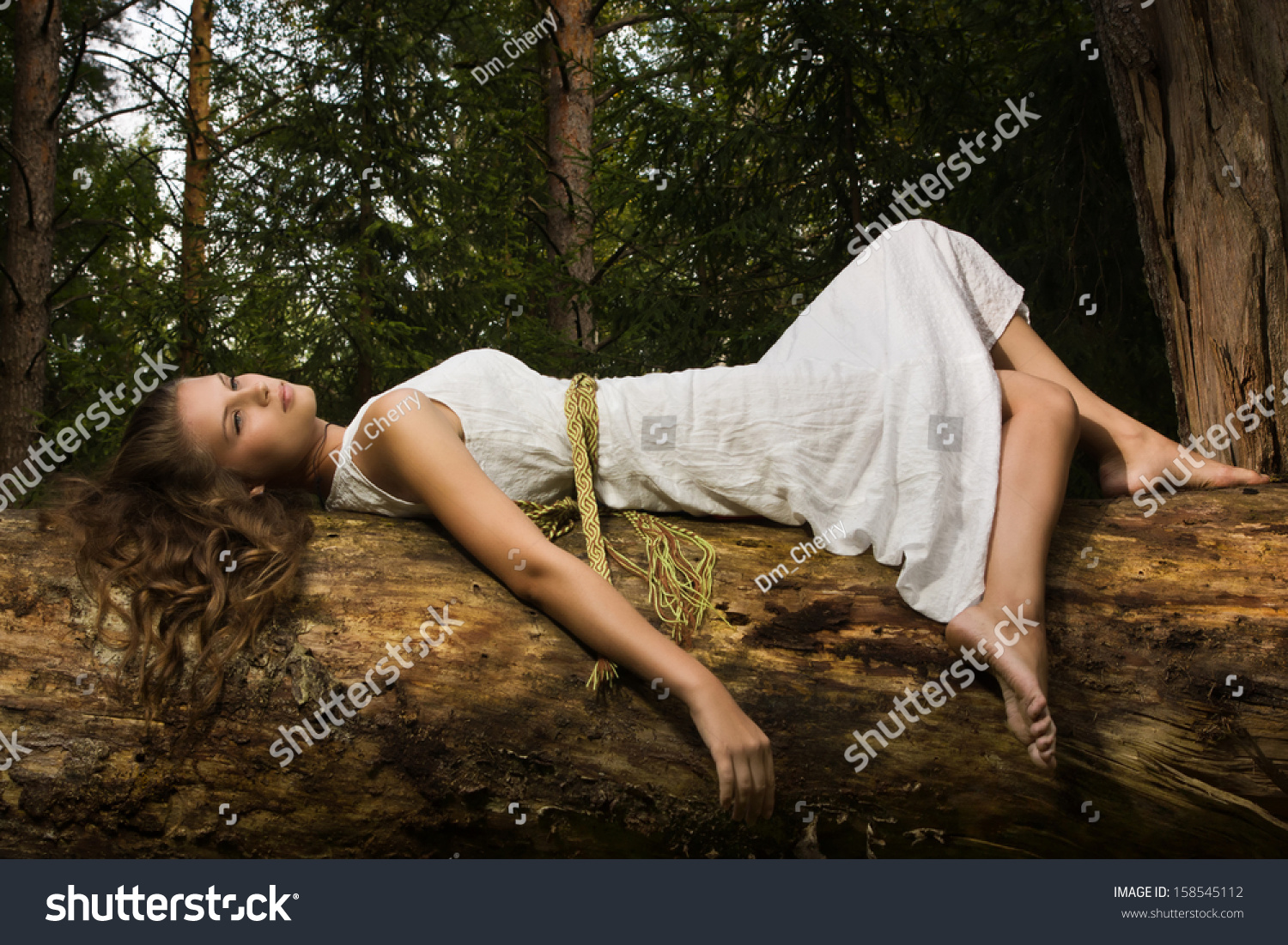 https://image.shutterstock.com/shutterstock/photos/158545112/display_1500/stock-photo-slavonic-girl-in-the-traditional-suit-in-the-deep-forest-158545112.jpg