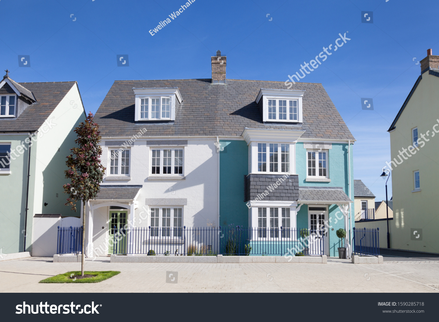 2-466-im-genes-de-semi-detached-house-im-genes-fotos-y-vectores-de