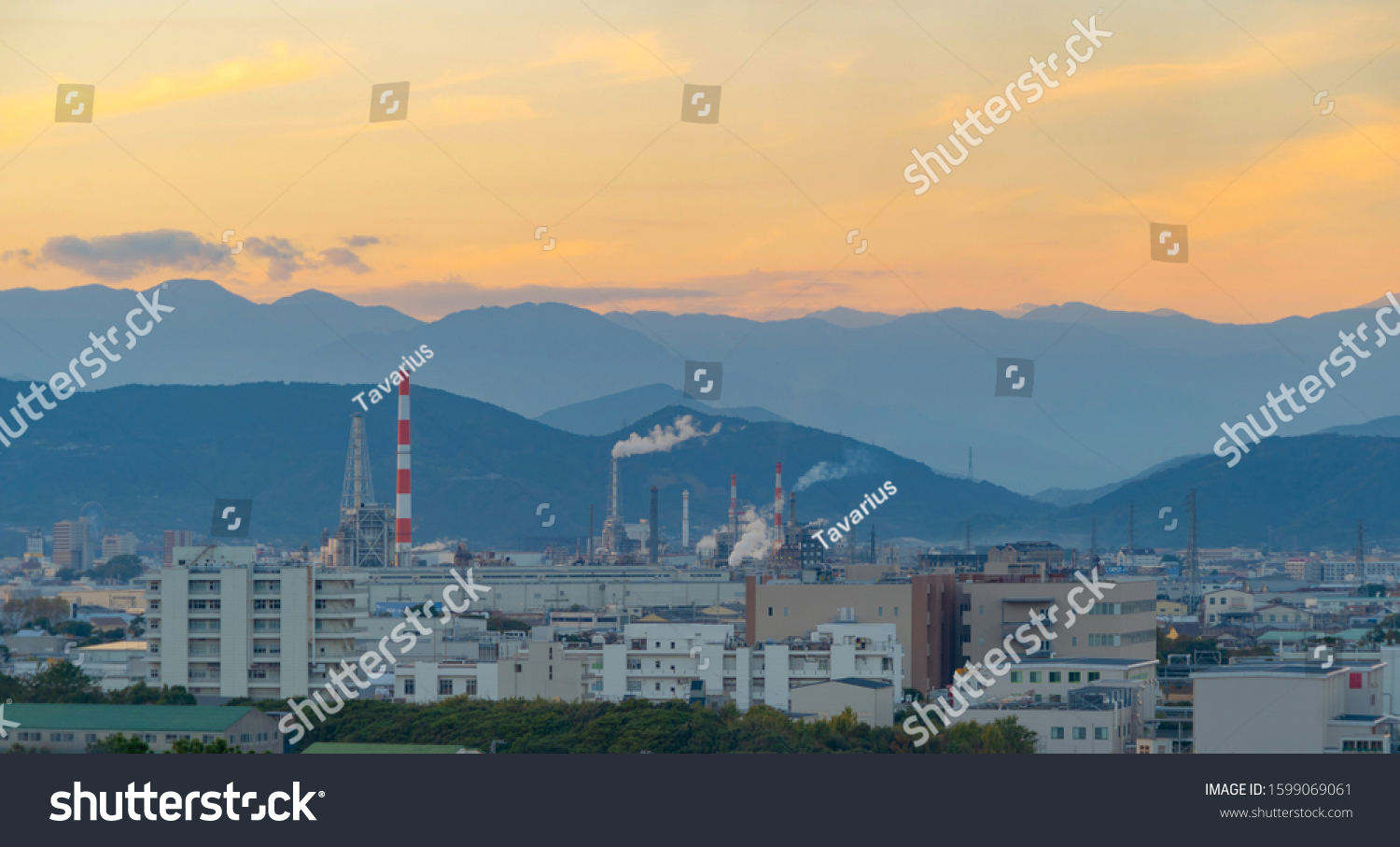 Aerial View Petrochemical Oil Refinery Sea Stock Photo 1599069061 ...