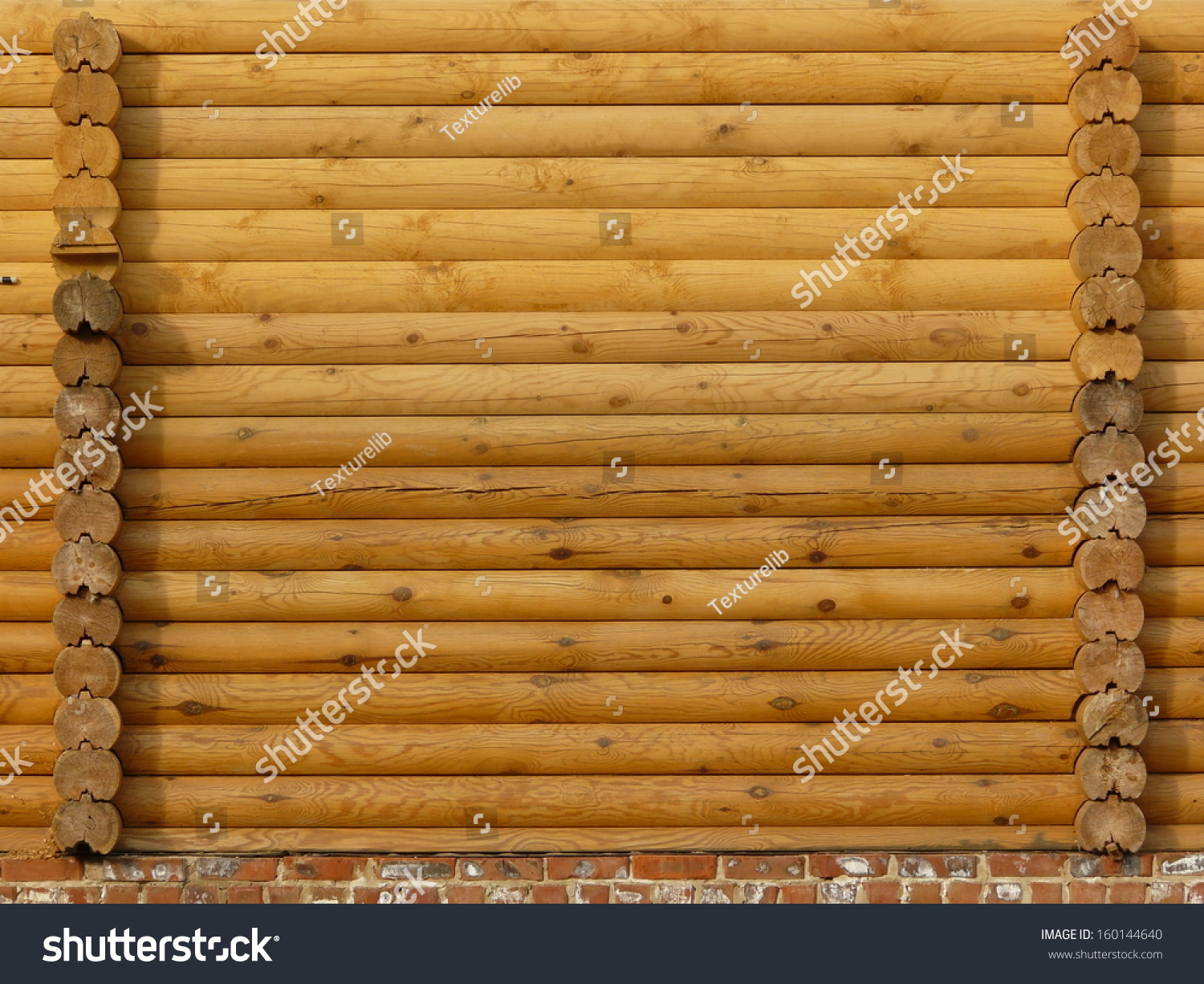 Стена бревенчатая в избе