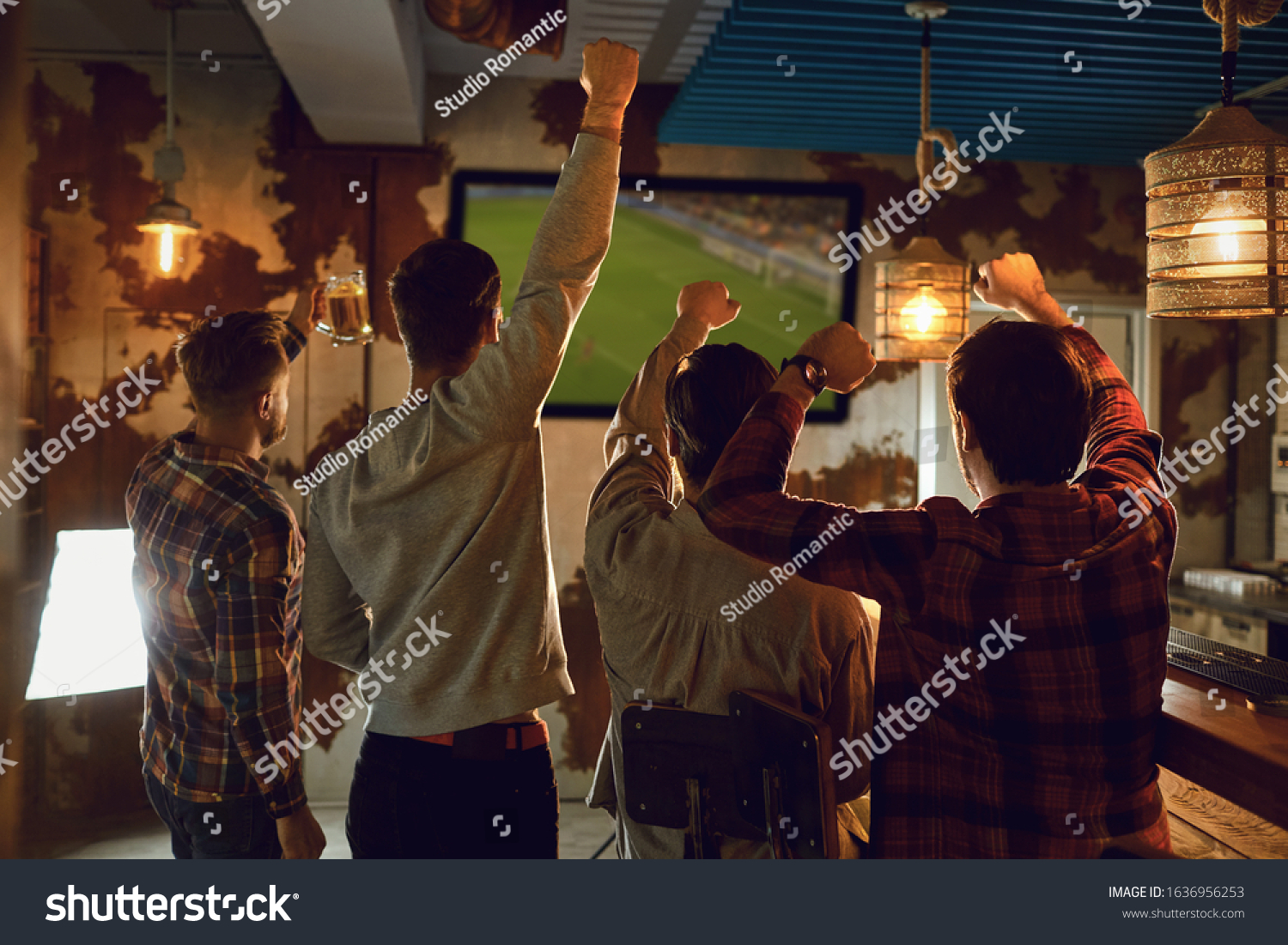 76 Sports pub back 이미지, 스톡 사진 및 벡터 | Shutterstock