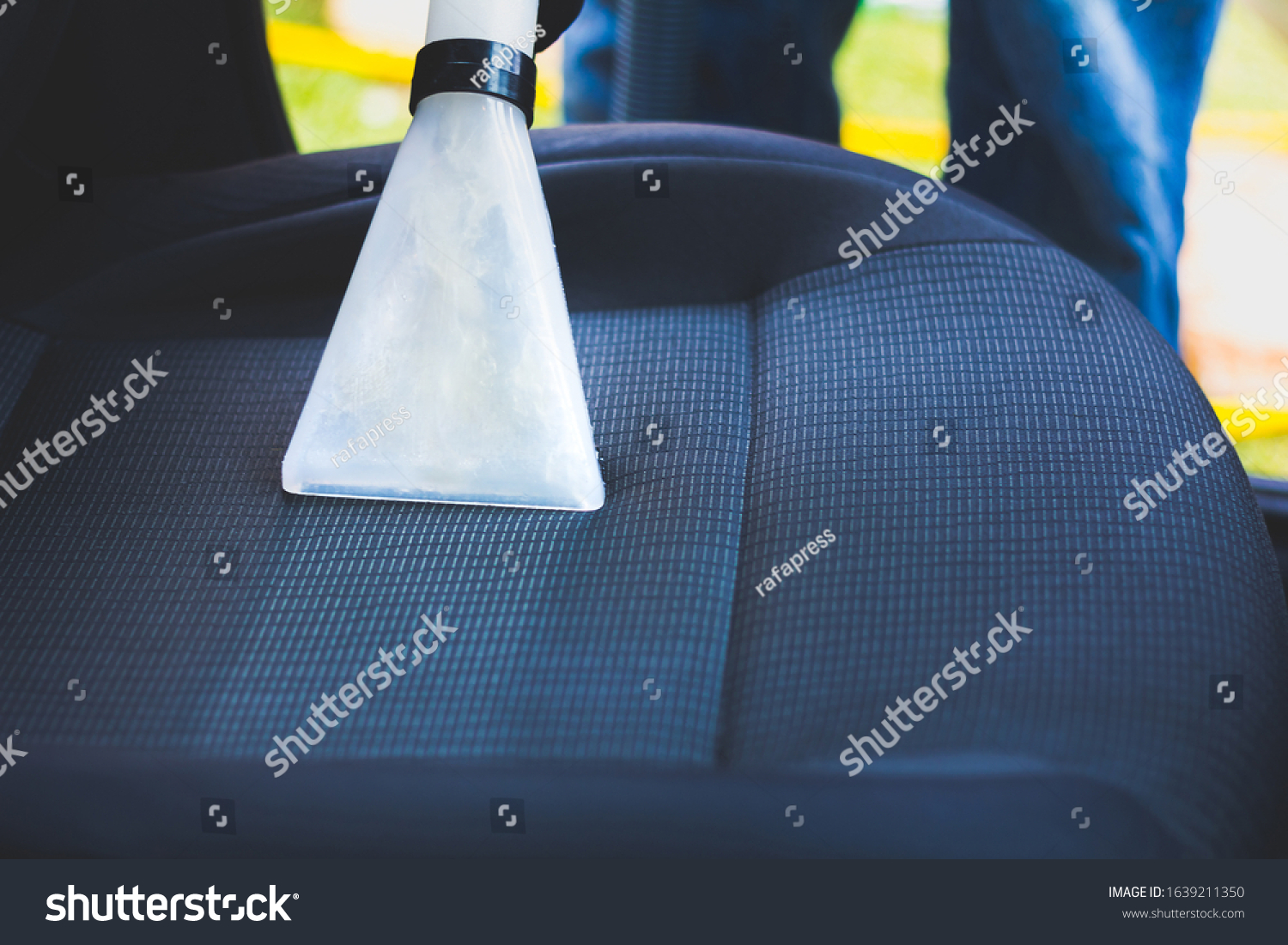 car upholstery cleaning solution