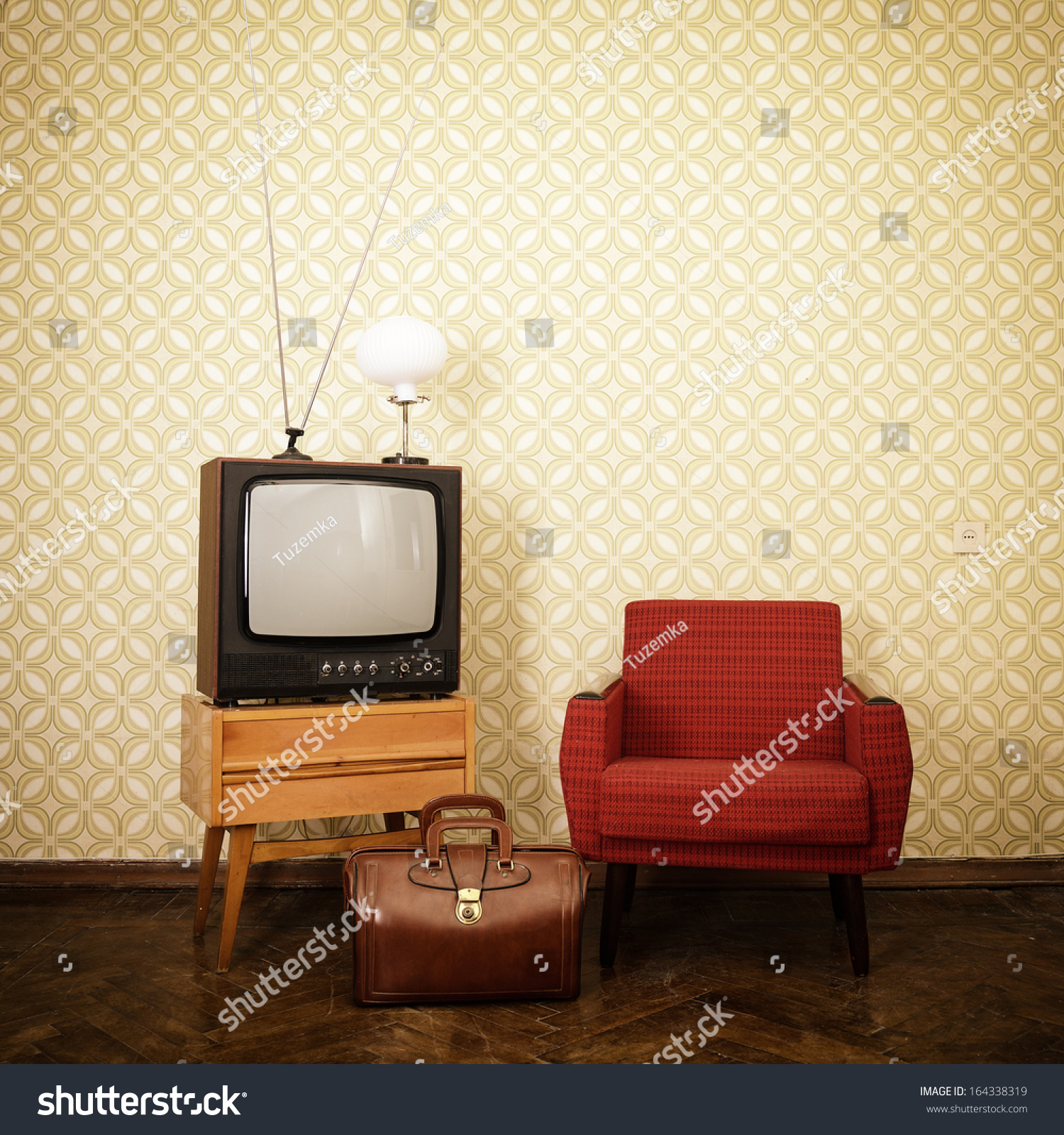 Vintage Room Old Fashioned Armchair Retro Stock Photo 164338319 ...