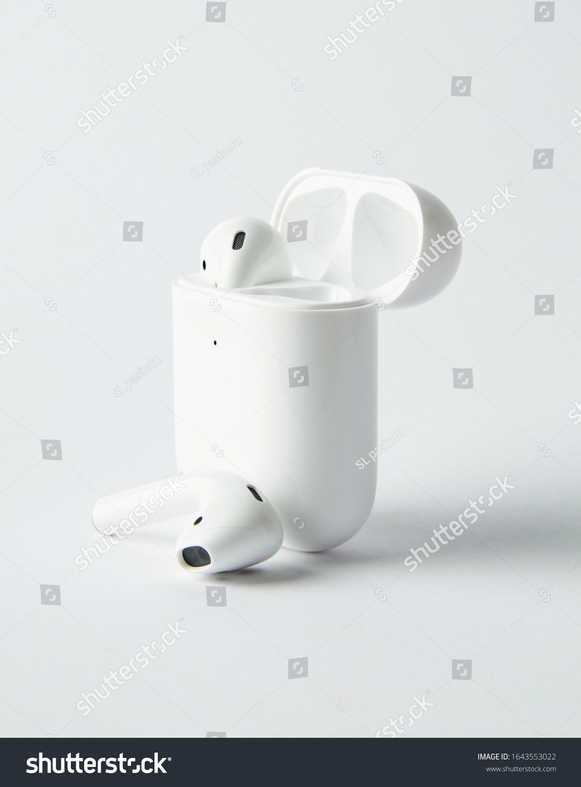 White Colour Airpods White Background Stock Photo 1643553022 | Shutterstock