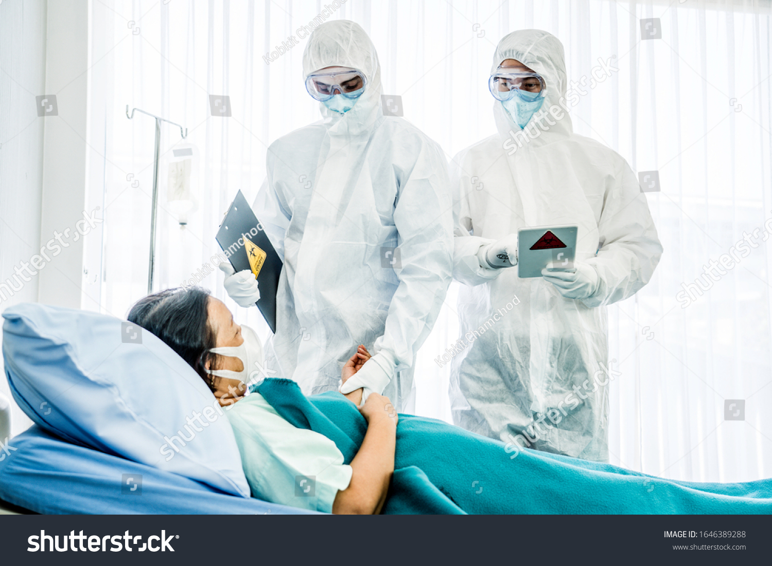 37,814 Quarantine Suit Stock Photos, Images & Photography | Shutterstock