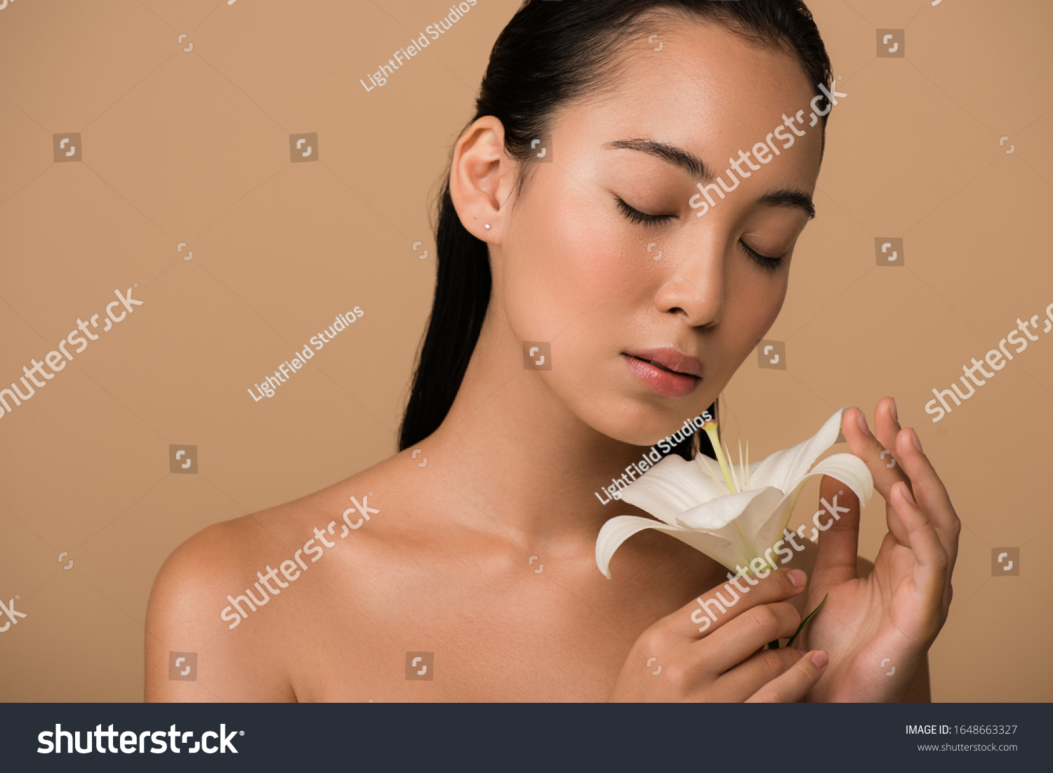 Beautiful Naked Asian Girl Closed Eyes Foto Stok 1648663327 Shutterstock