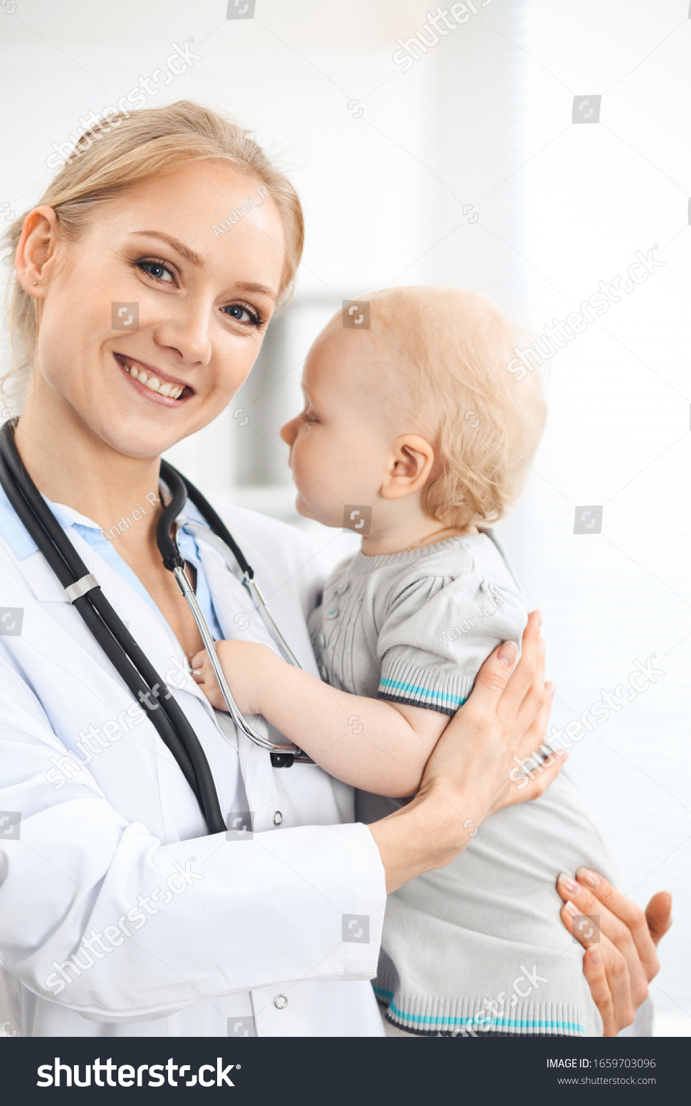 Doctor Patient Hospital Little Girl Dressed Stock Photo 1659703096 ...