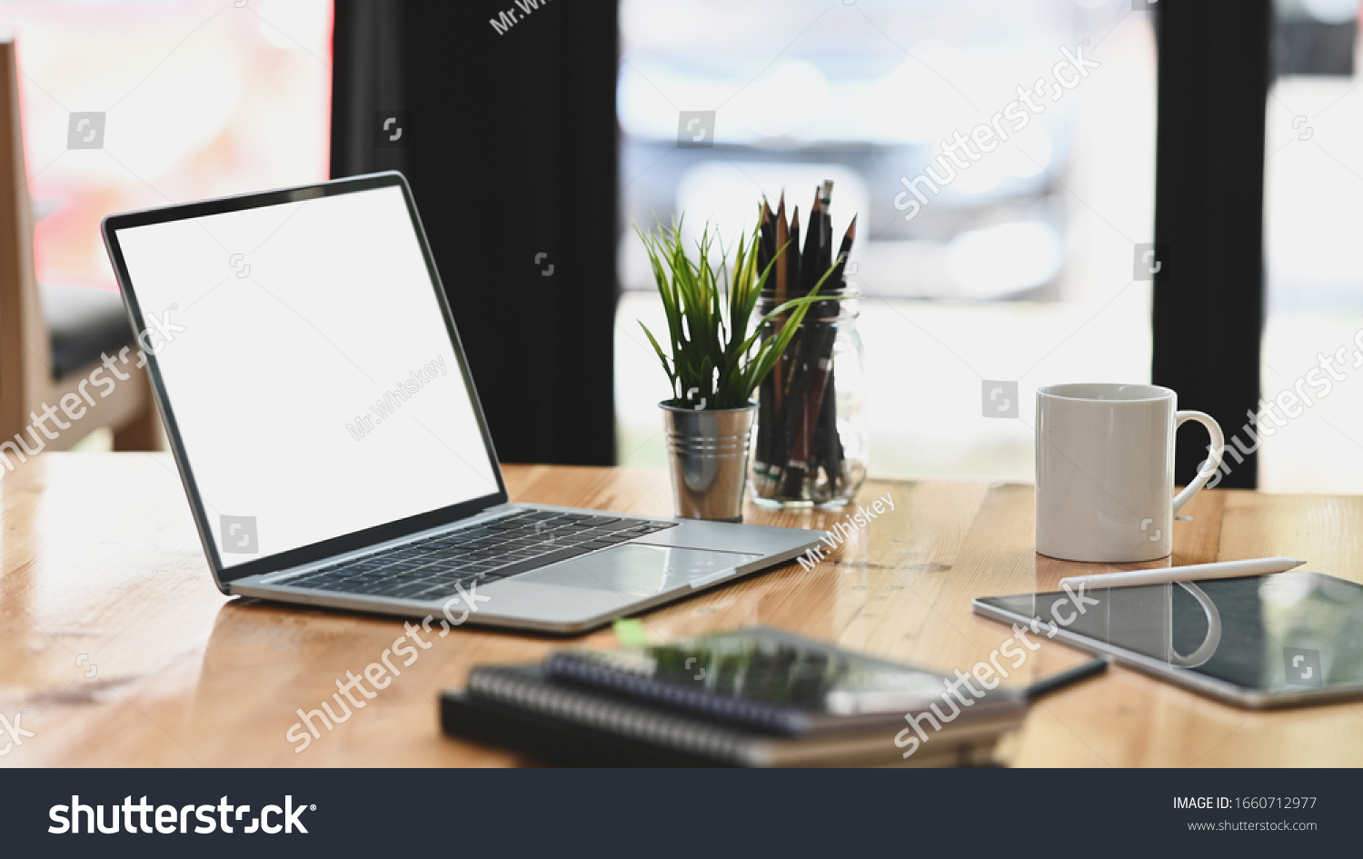 Laptop White Blank Screen Putting On Stock Photo 1660712977 | Shutterstock