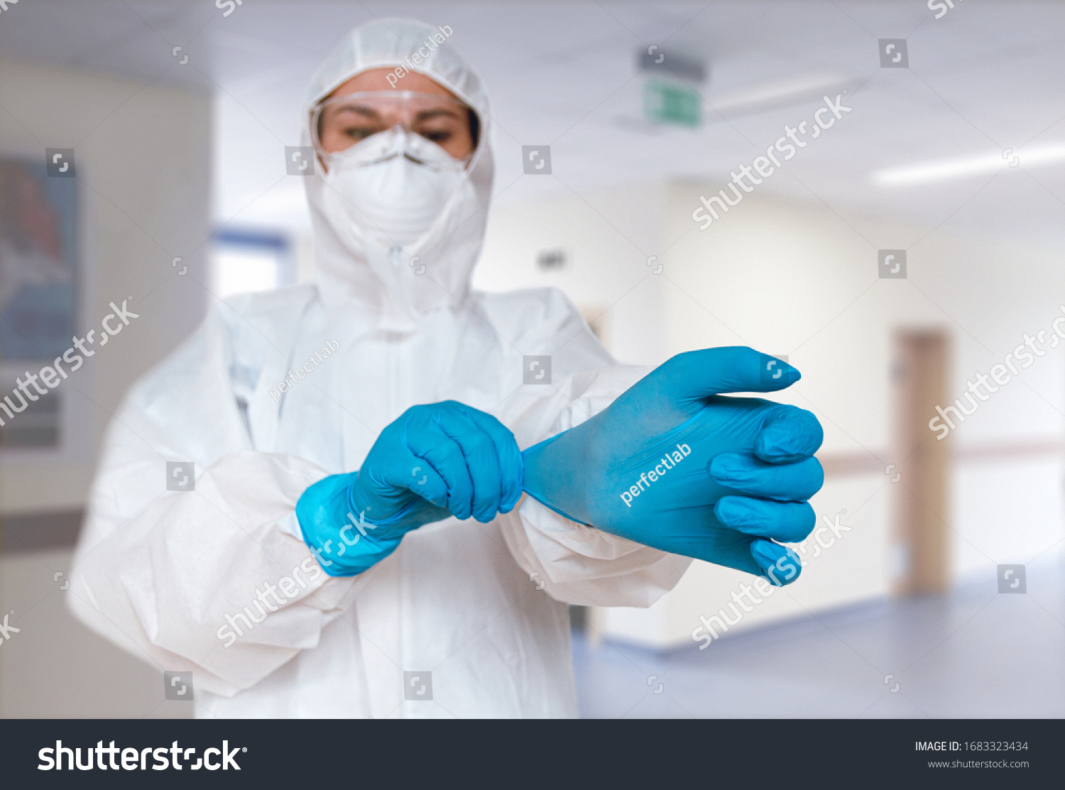 47,312 Protective Suit Woman Images, Stock Photos & Vectors | Shutterstock