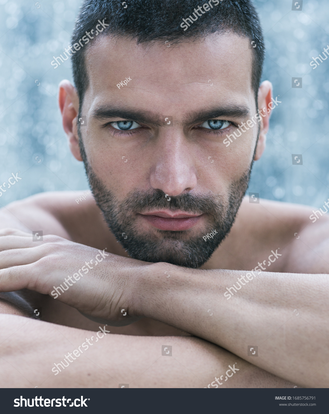 2053 Imagens De Shirtless Blue Eyed Man Imagens Fotos Stock E Vetores Shutterstock 4346