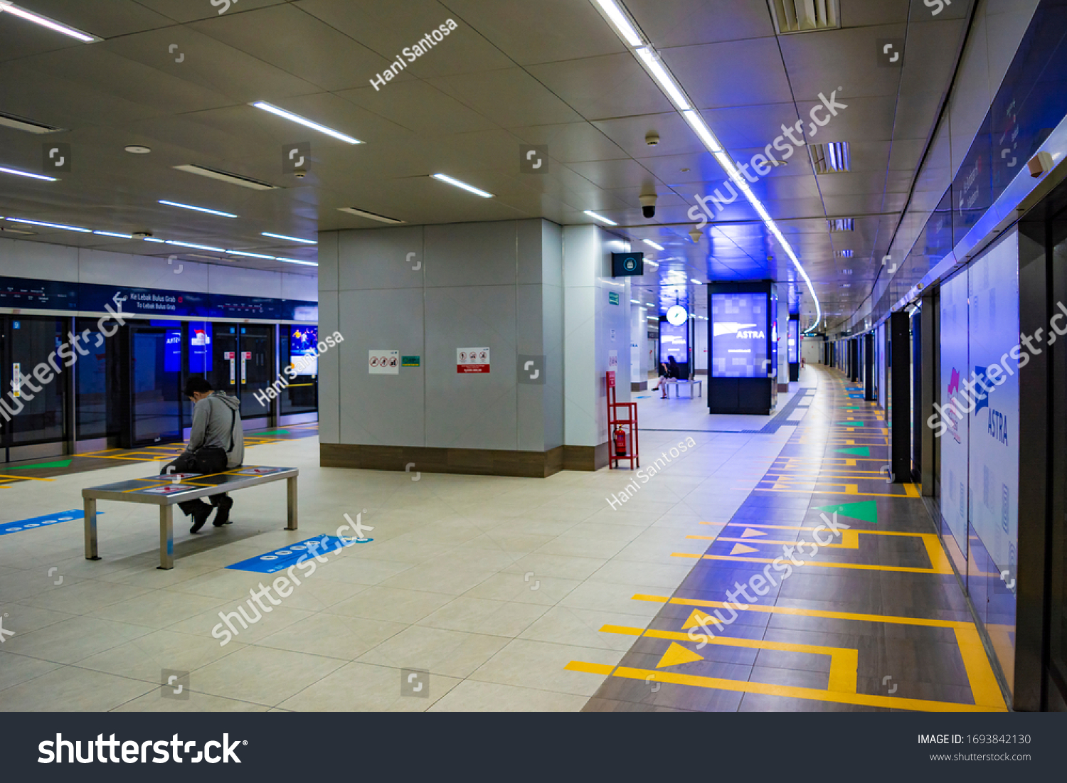 13 Mrt Astra Images, Stock Photos & Vectors | Shutterstock