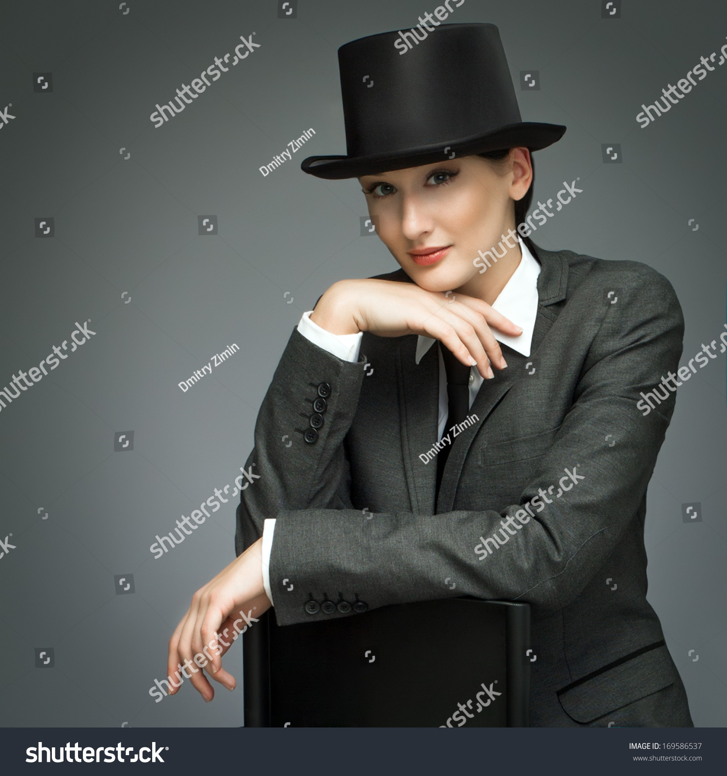 women in top hats