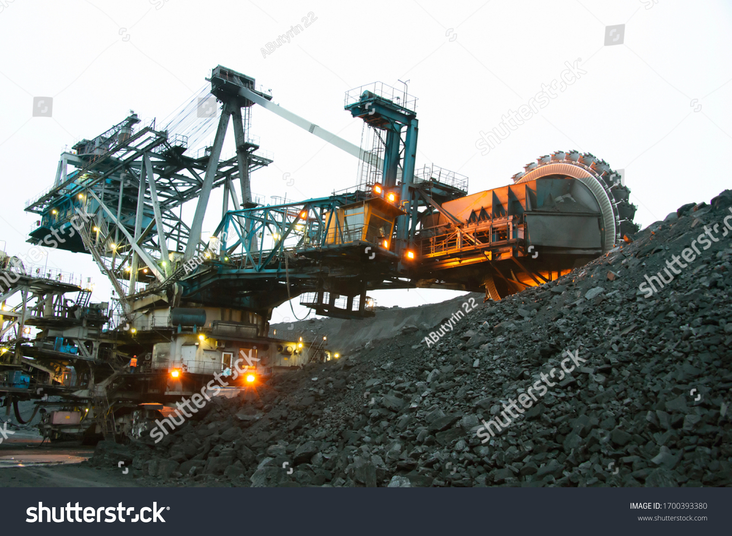 Bucket Wheel Excavator Coal Mine Extraction Stock Photo 1700393380 ...