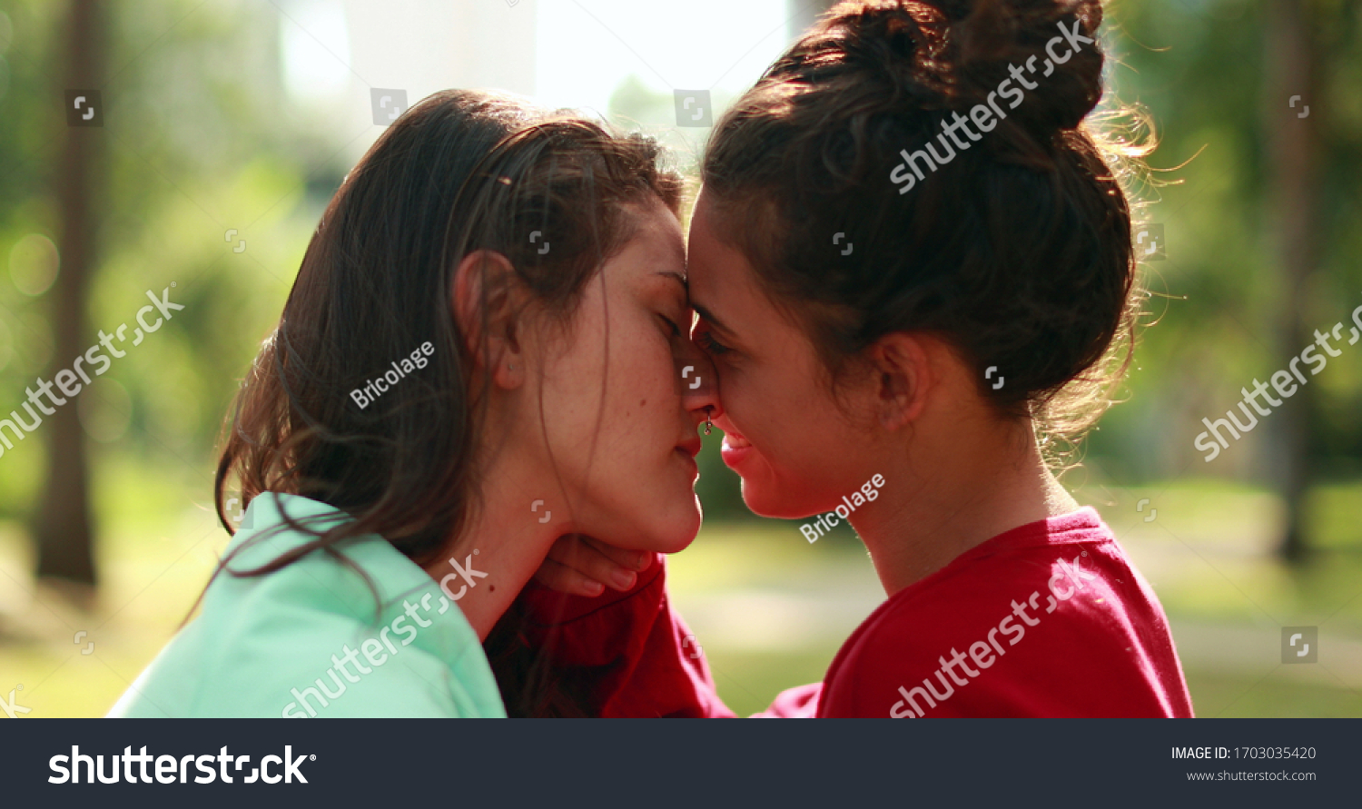 Lesbian Tender
