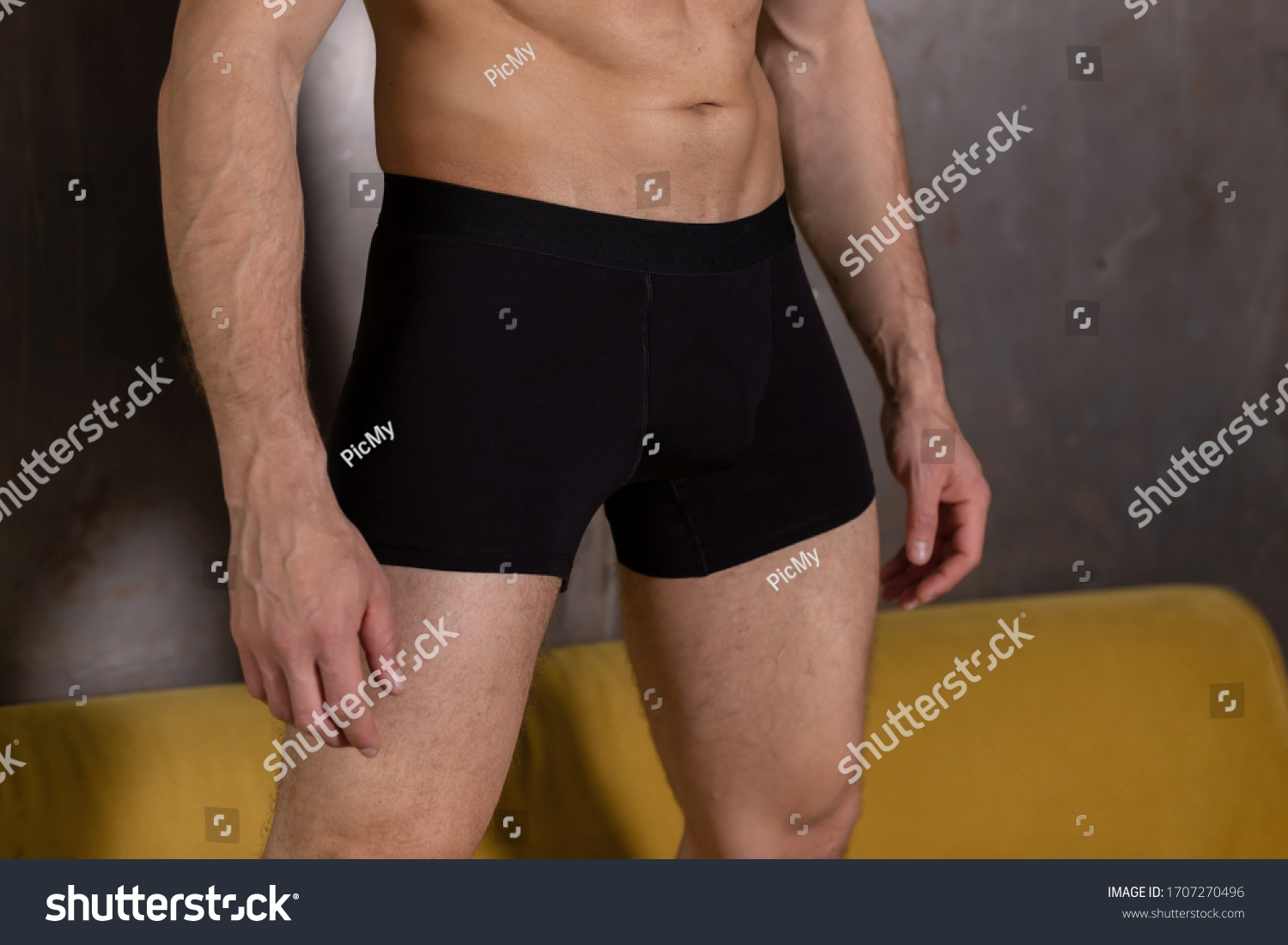 Un Hombre Desnudo De Buen Aspecto Foto De Stock Shutterstock