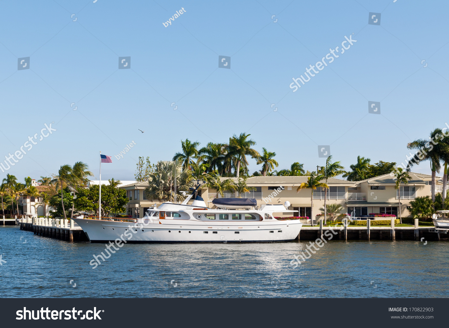 Luxury Mansion Yacht Home Pier Exclusive Stock Photo 170822903 ...