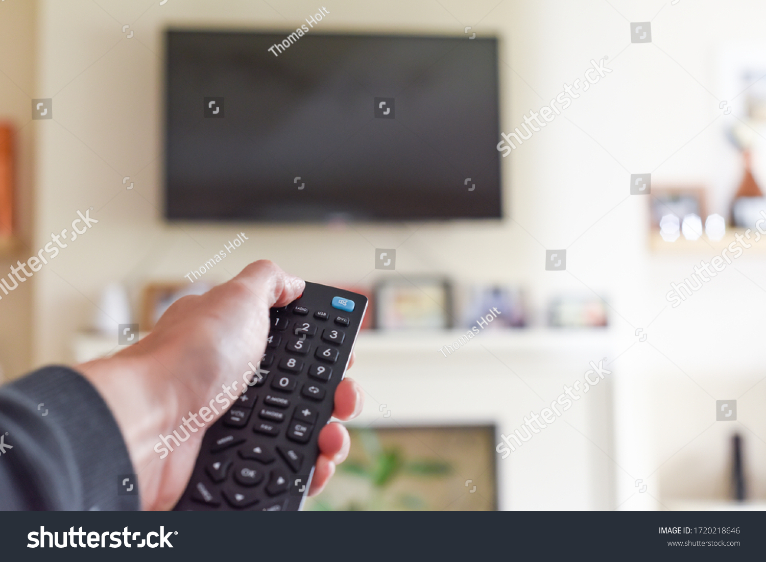 1,751 Turning Tv Off Images, Stock Photos & Vectors | Shutterstock