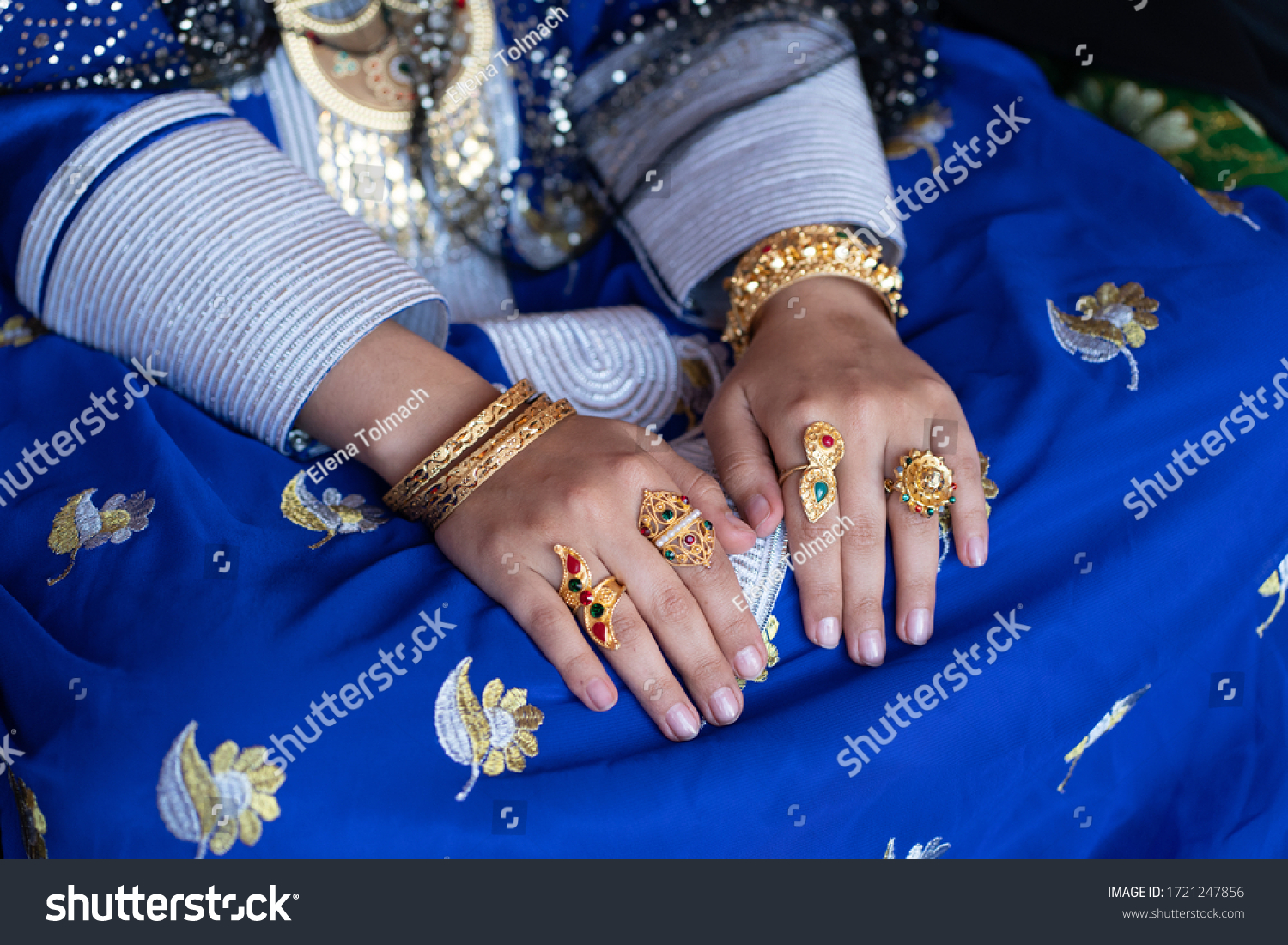 17 Emirati Jewellery Images, Stock Photos & Vectors Shutterstock