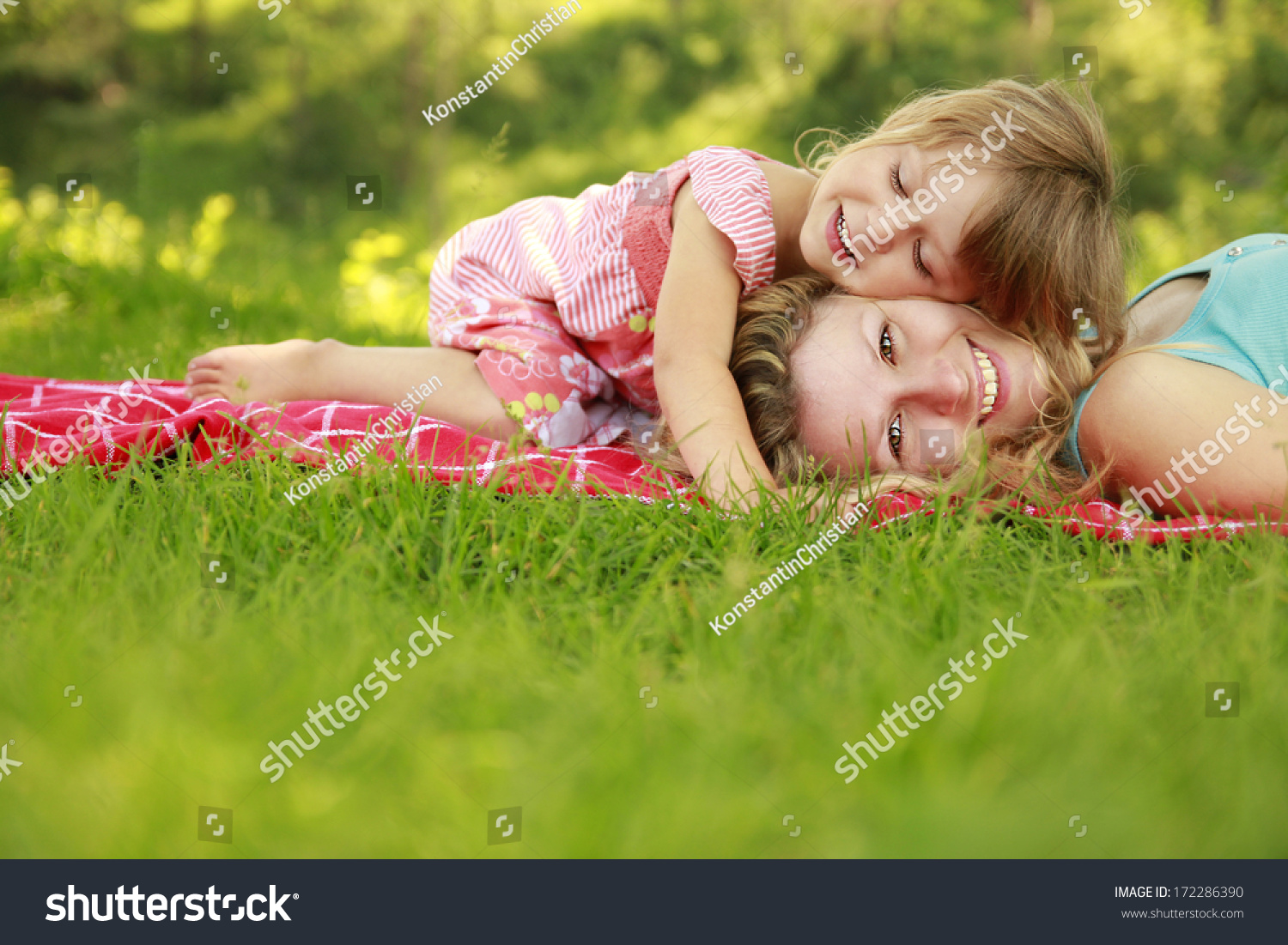 Mama Her Little Daughter On Grass Stock Photo 172286390 | Shutterstock