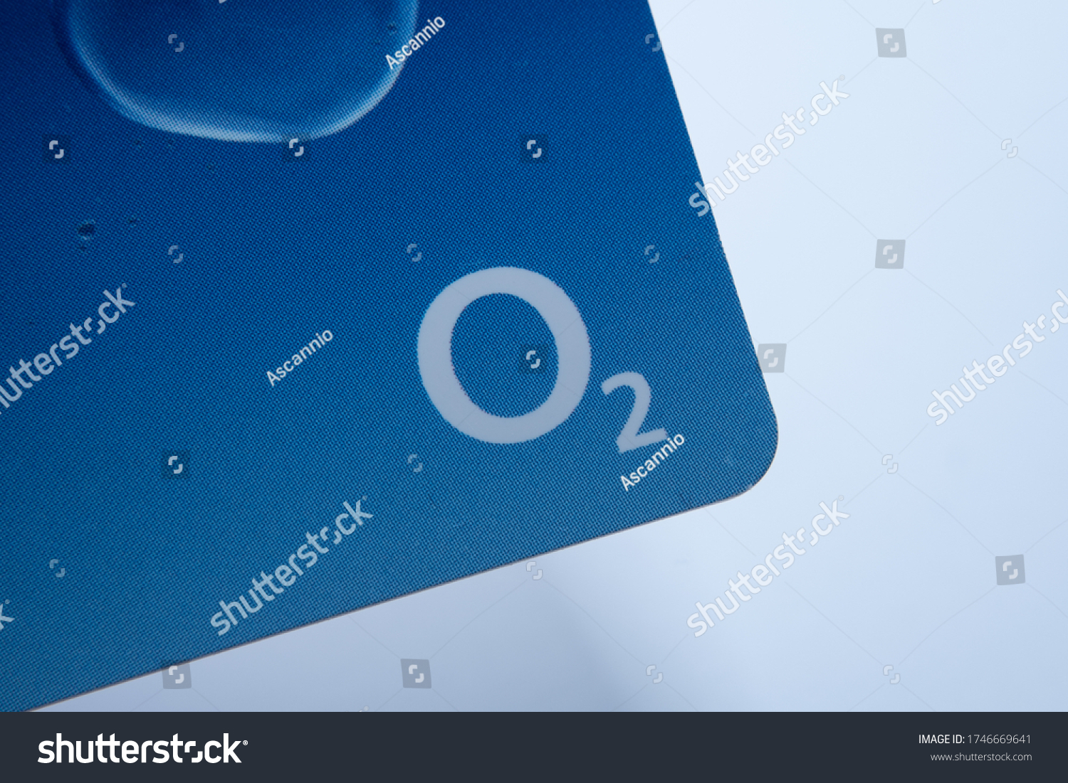 9 O2 Sim Card Images, Stock Photos & Vectors | Shutterstock