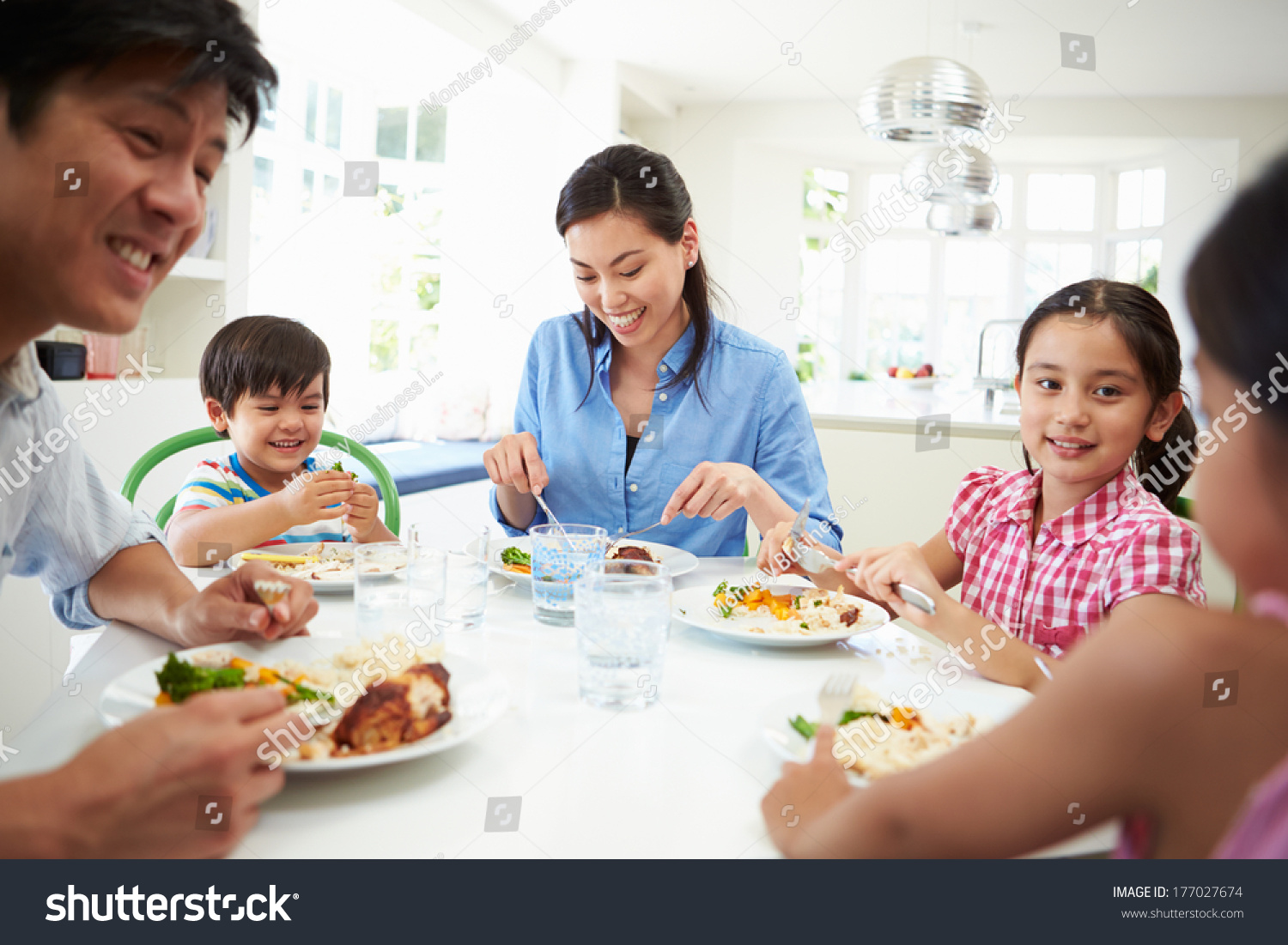 Asian Family Sitting Table Eating Meal Stock Photo 177027674 | Shutterstock