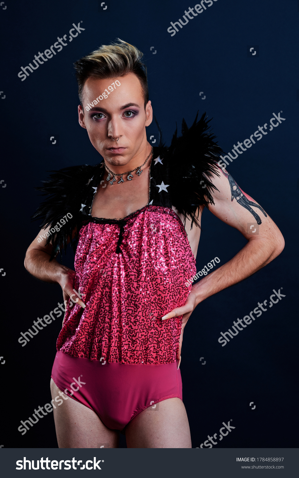 2 660 Sexy Trans Gambar Foto Stok And Vektor Shutterstock