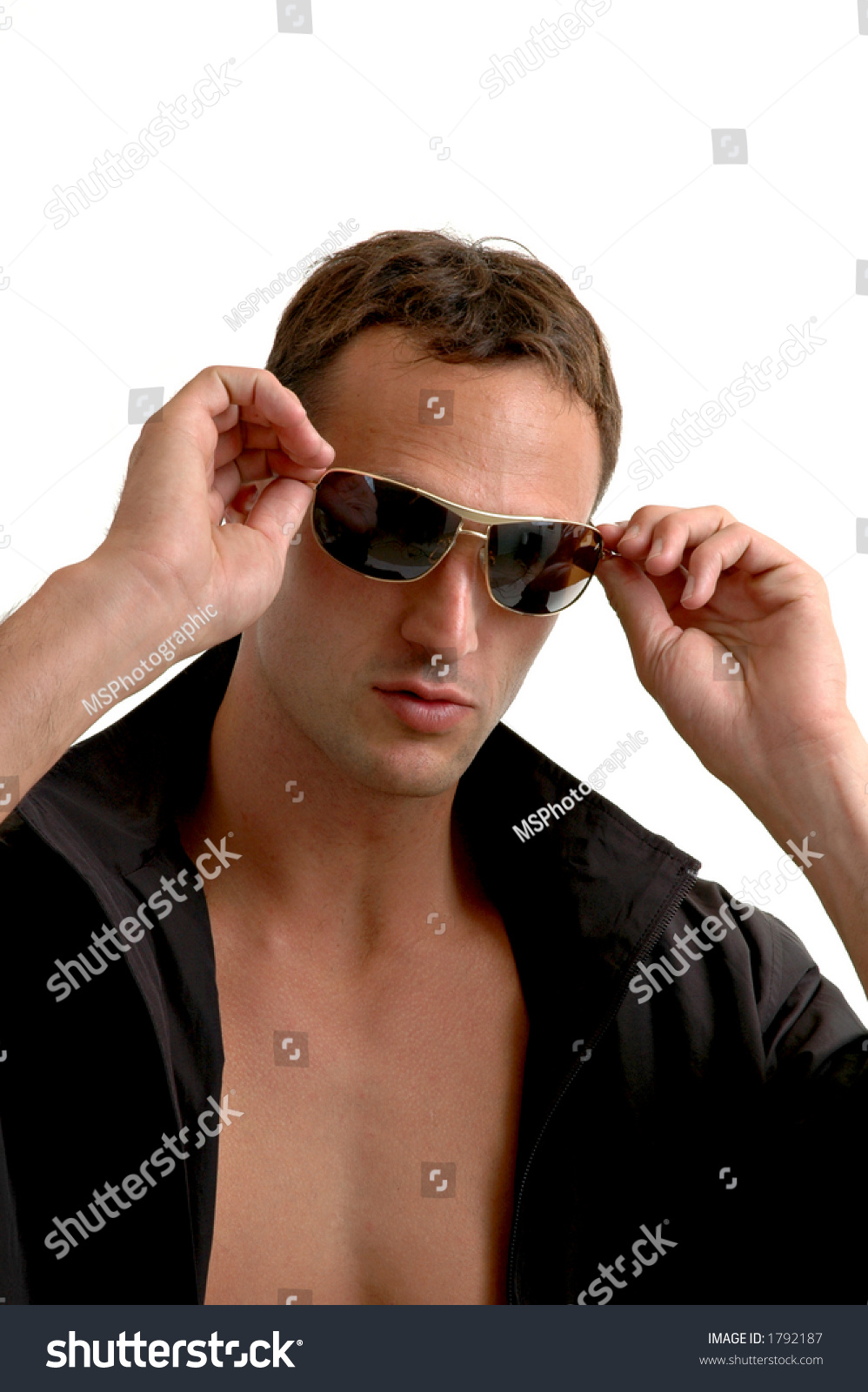 adjusting aviator sunglasses