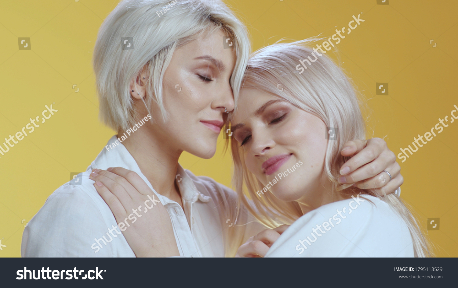 Lesbian Blonde Babes