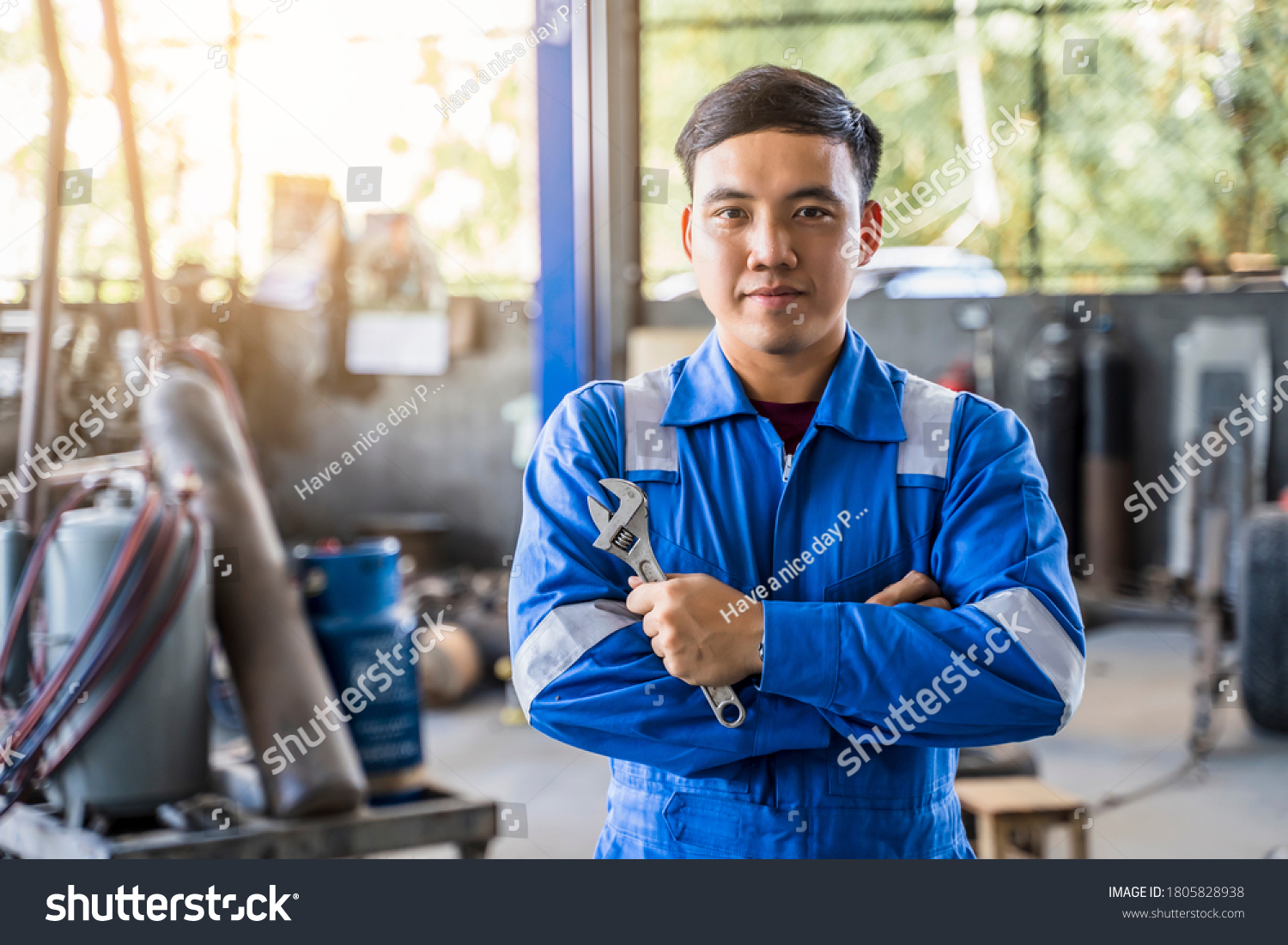 Mechanic Asian Man Fixing Repairing Car Stock Photo 1805828938 ...