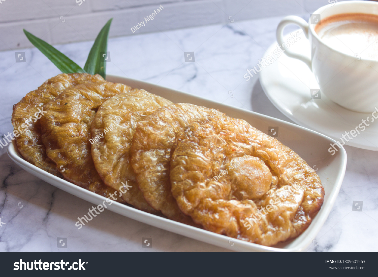 Kue Kucur Kucur Indonesian Kuih Cucur Stock Photo 1809601963 Shutterstock