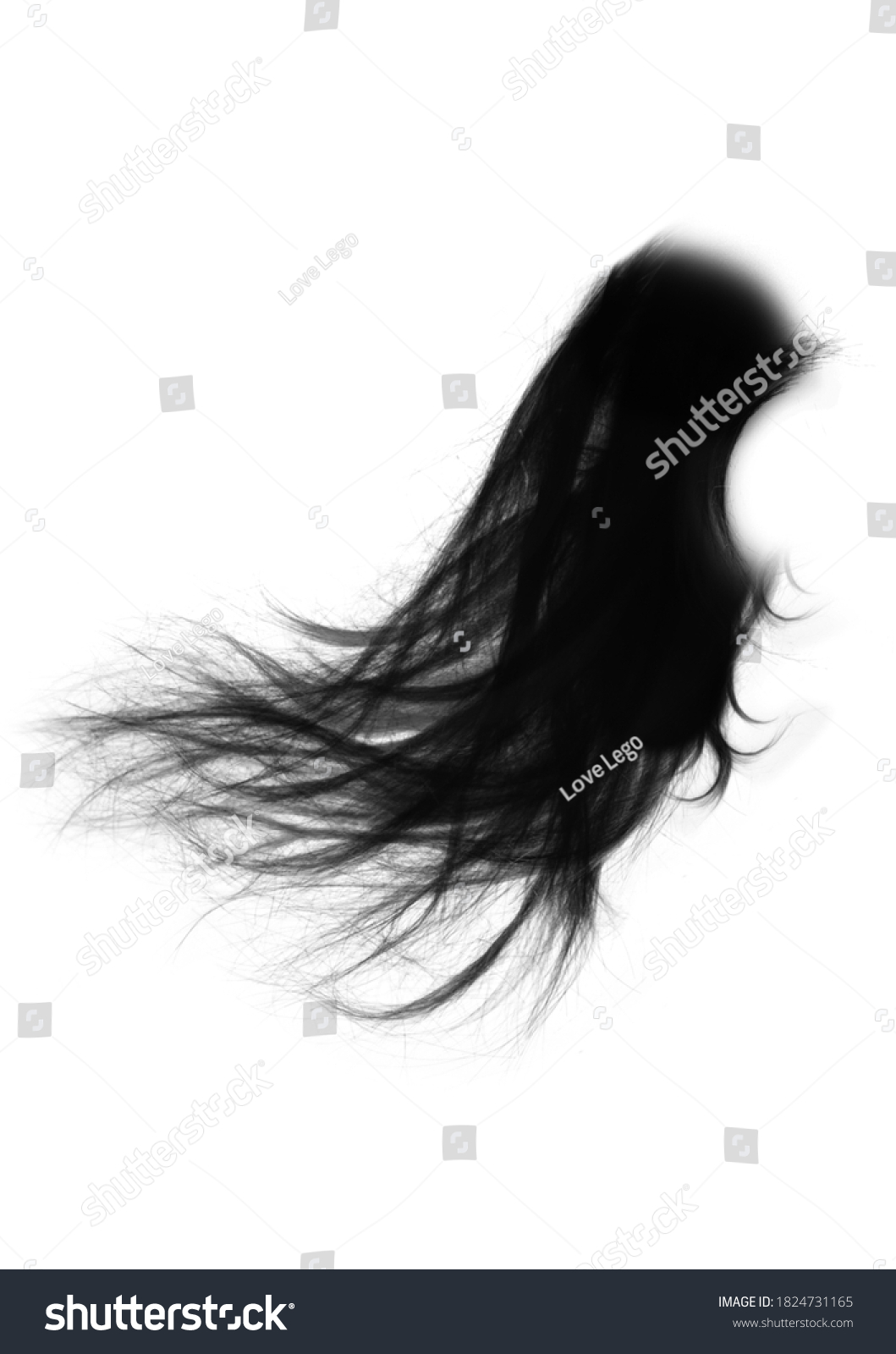 Развеющиеся черные волосы