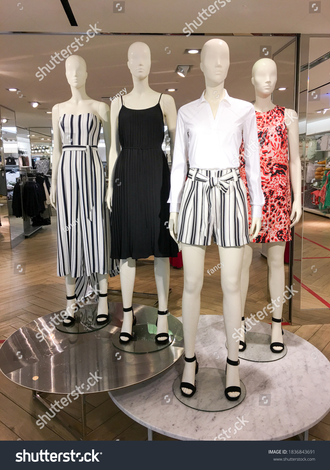 store manikin