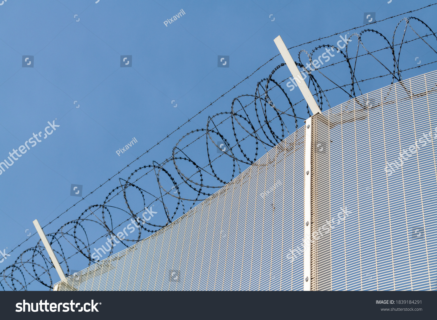 Restricted Area Fence Against Dark Blue库存照片 Shutterstock