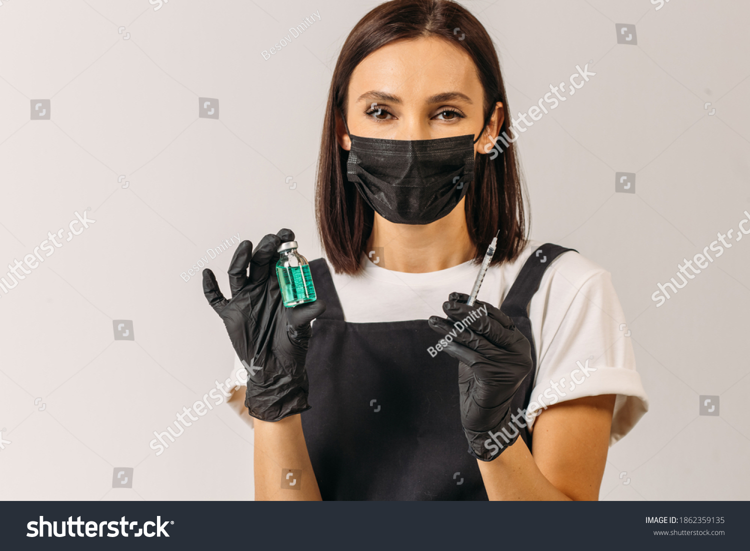 woman black gloves