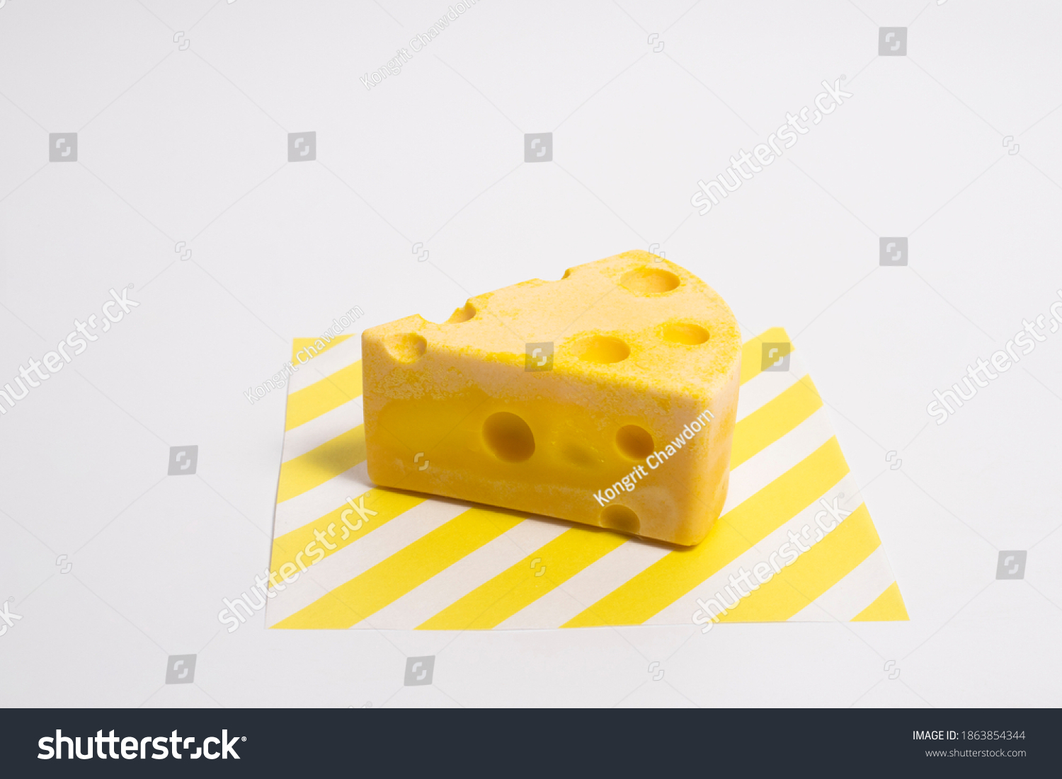 白い背景にトムとジェリー チーズケーキ写真素材 Shutterstock